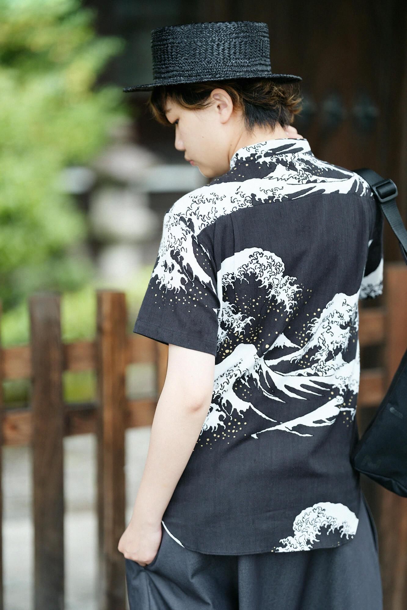 Chizimi Cotton 20/20 Stand Collar Short Sleeve Shirt / Hokusai The Great Wave off Kanagawa-Recreation