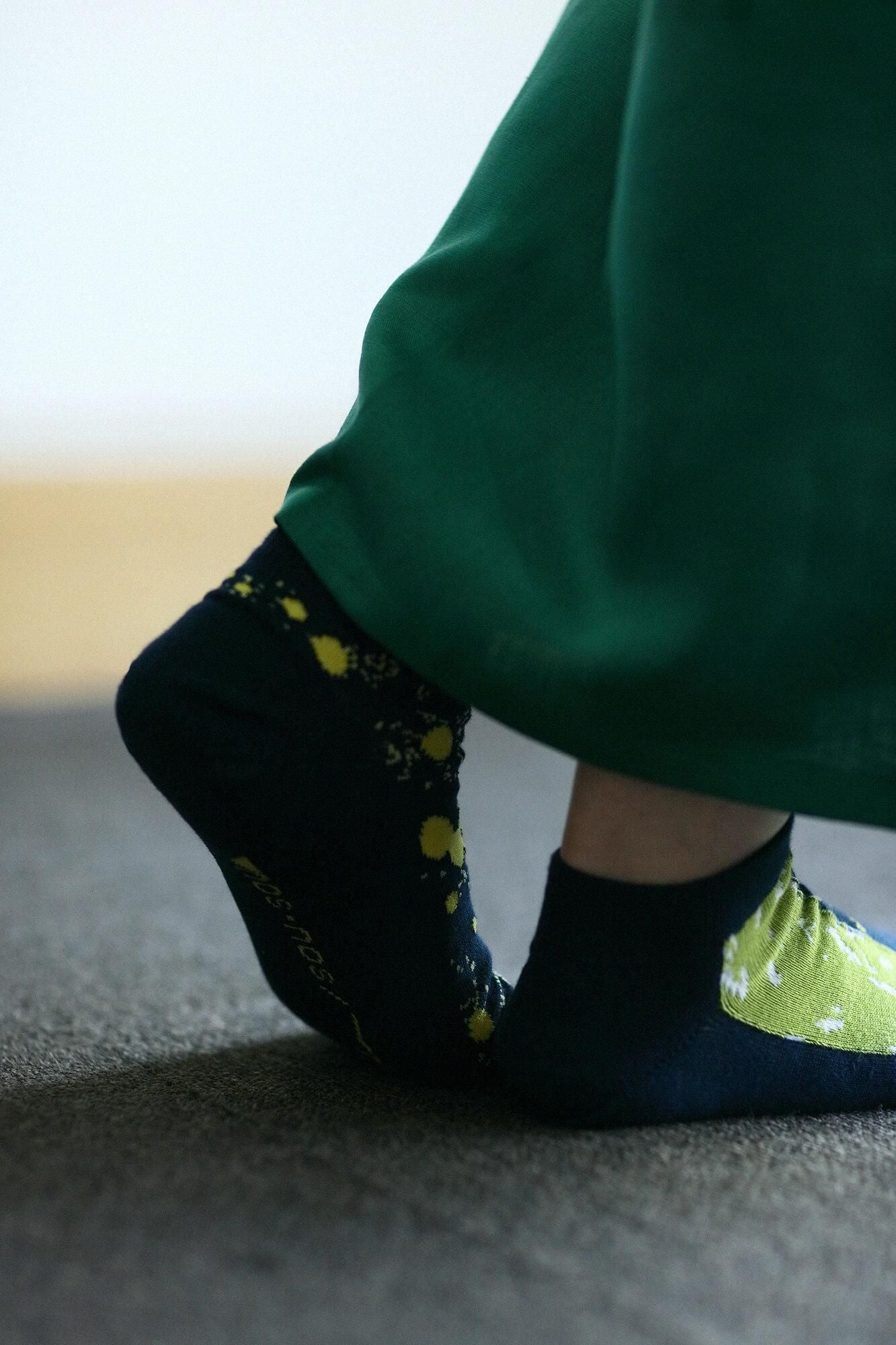 在塔比袜（脚踝的长度）下，腐烂的草（成为萤火虫）[适合男人和女人]