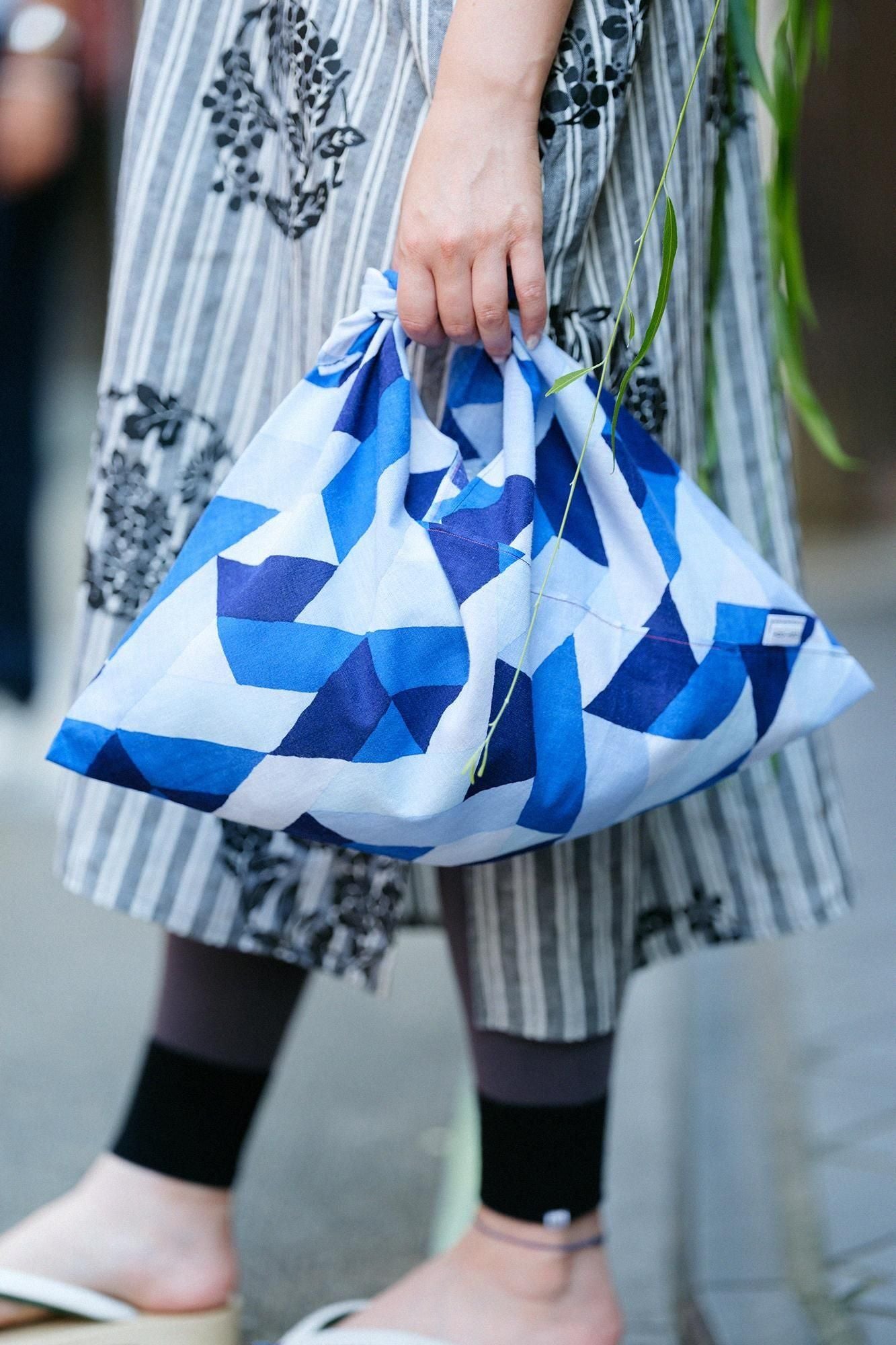 Kleine Faltenbreite aus Ise-Baumwolle / Tagaichigai-Wasserschirm (Mikage)