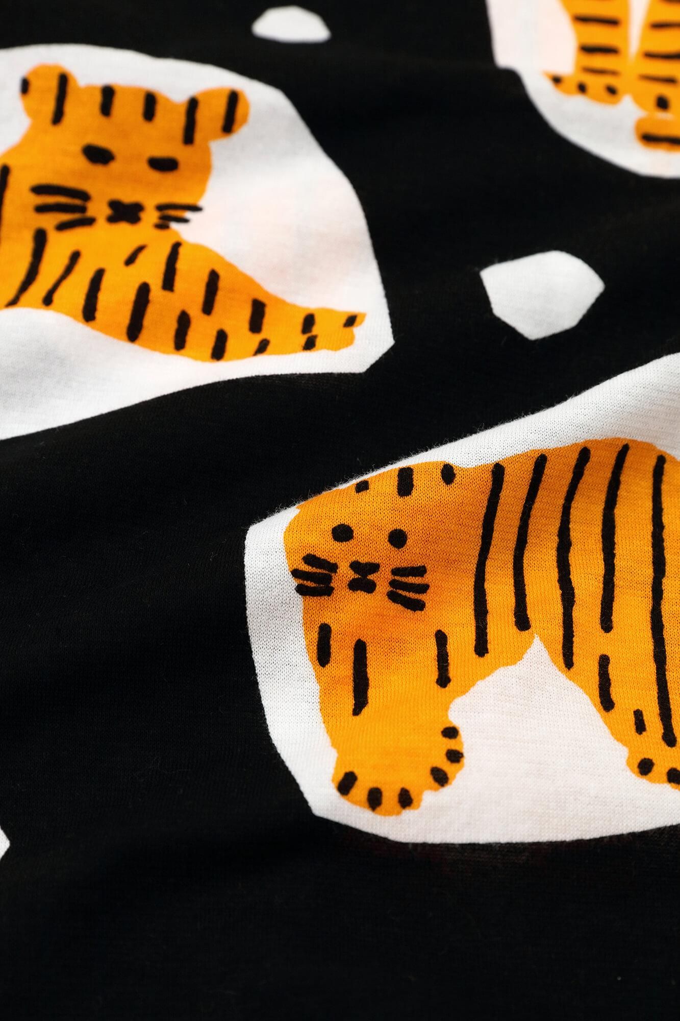 ●無袖上衣／虎