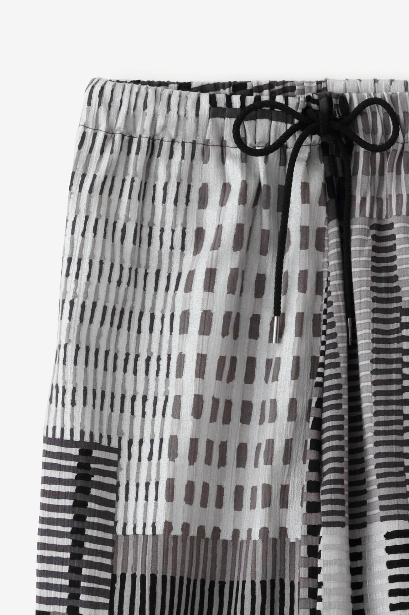 【官網限定】高島縮棉 20/20休閒窄管長褲/摩天大樓