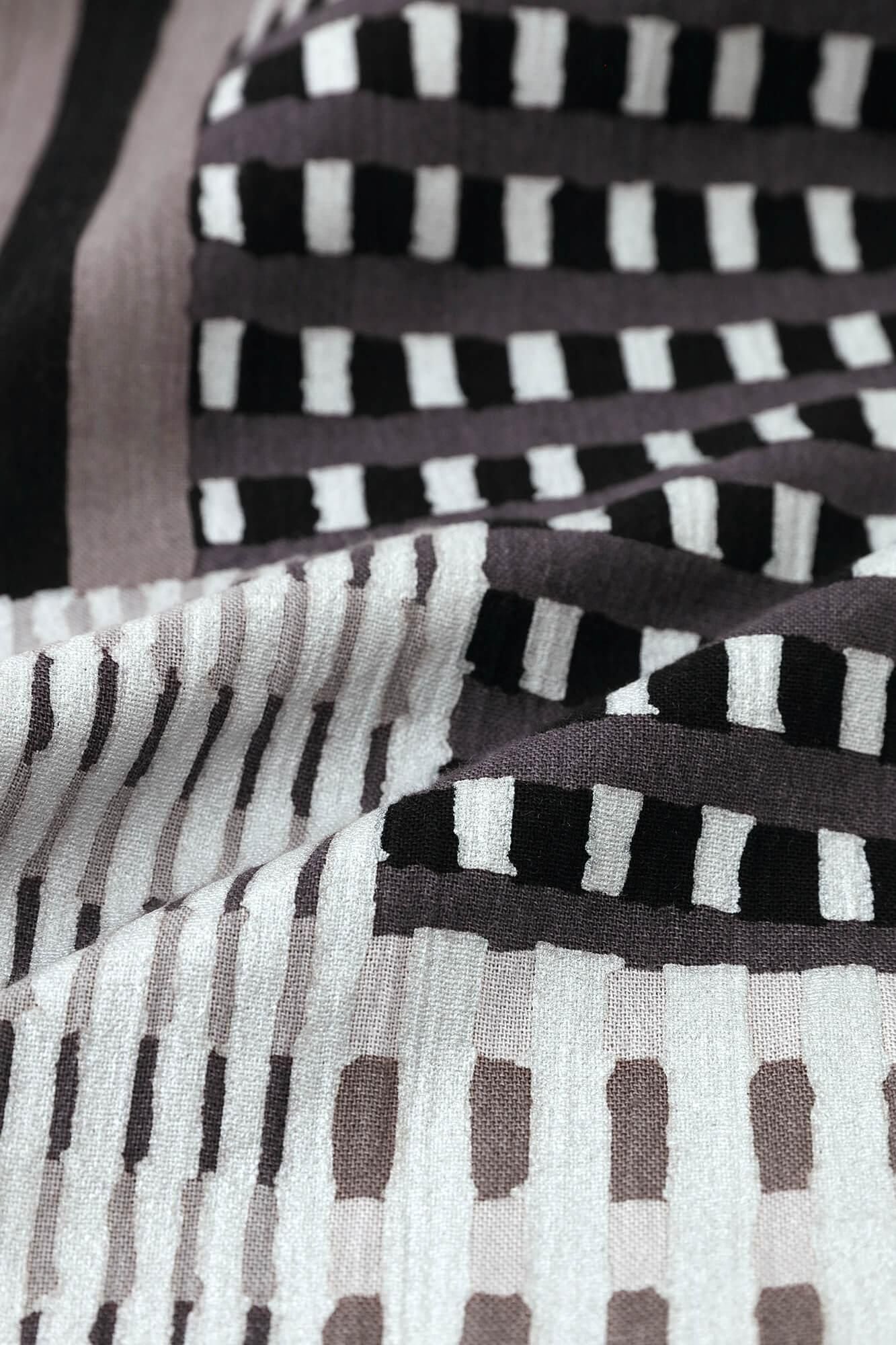 【官網限定】高島縮棉 20/20休閒窄管長褲/摩天大樓