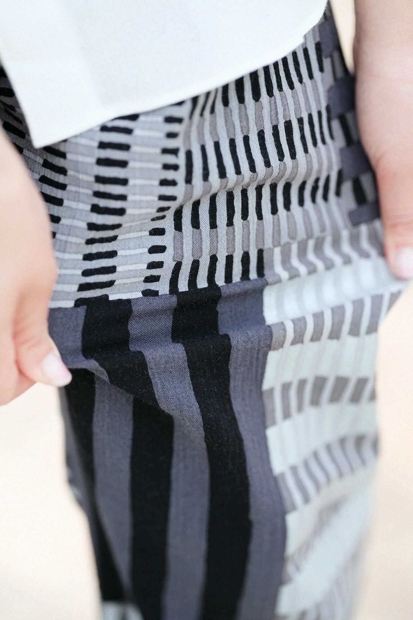 【官網限定】高島縮棉 20/20休閒窄管長褲/摩天大樓