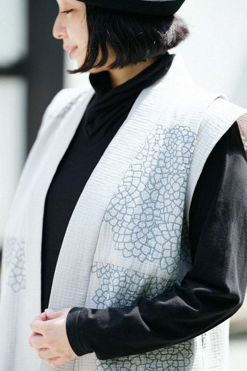 Matelasse Shoujou Vest Shoulder Tuck