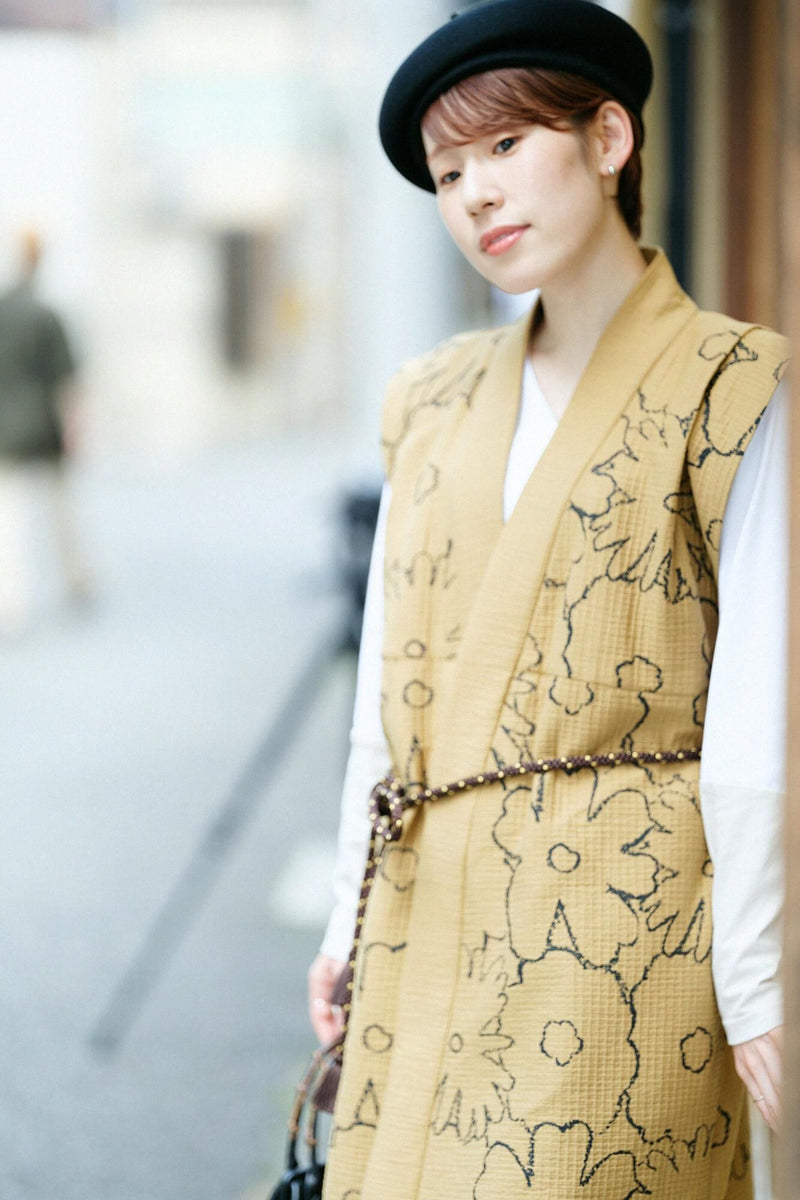 Matelasse Shoujou Vest Shoulder Tuck