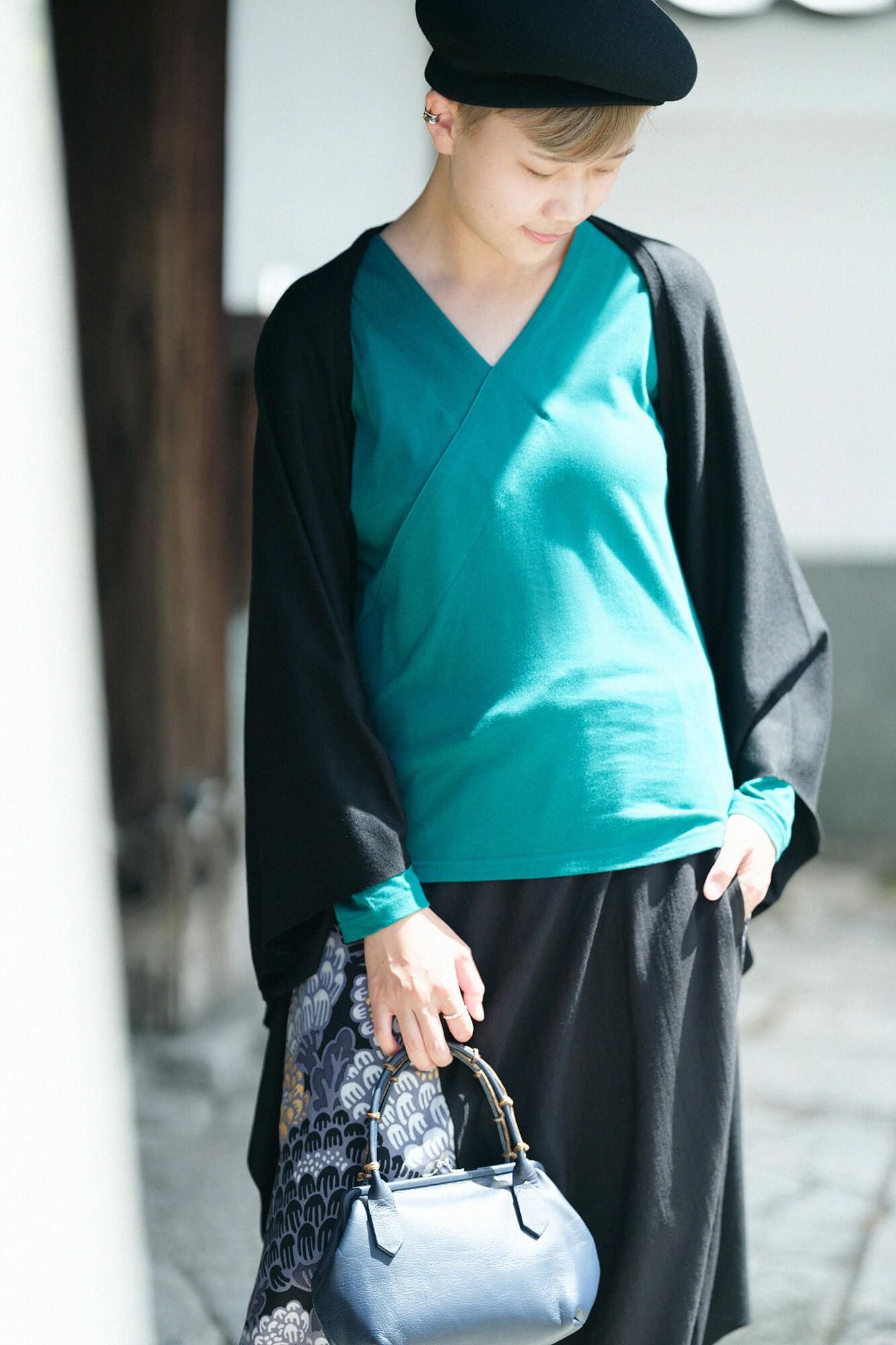 V領上衣 長袖／深綠色