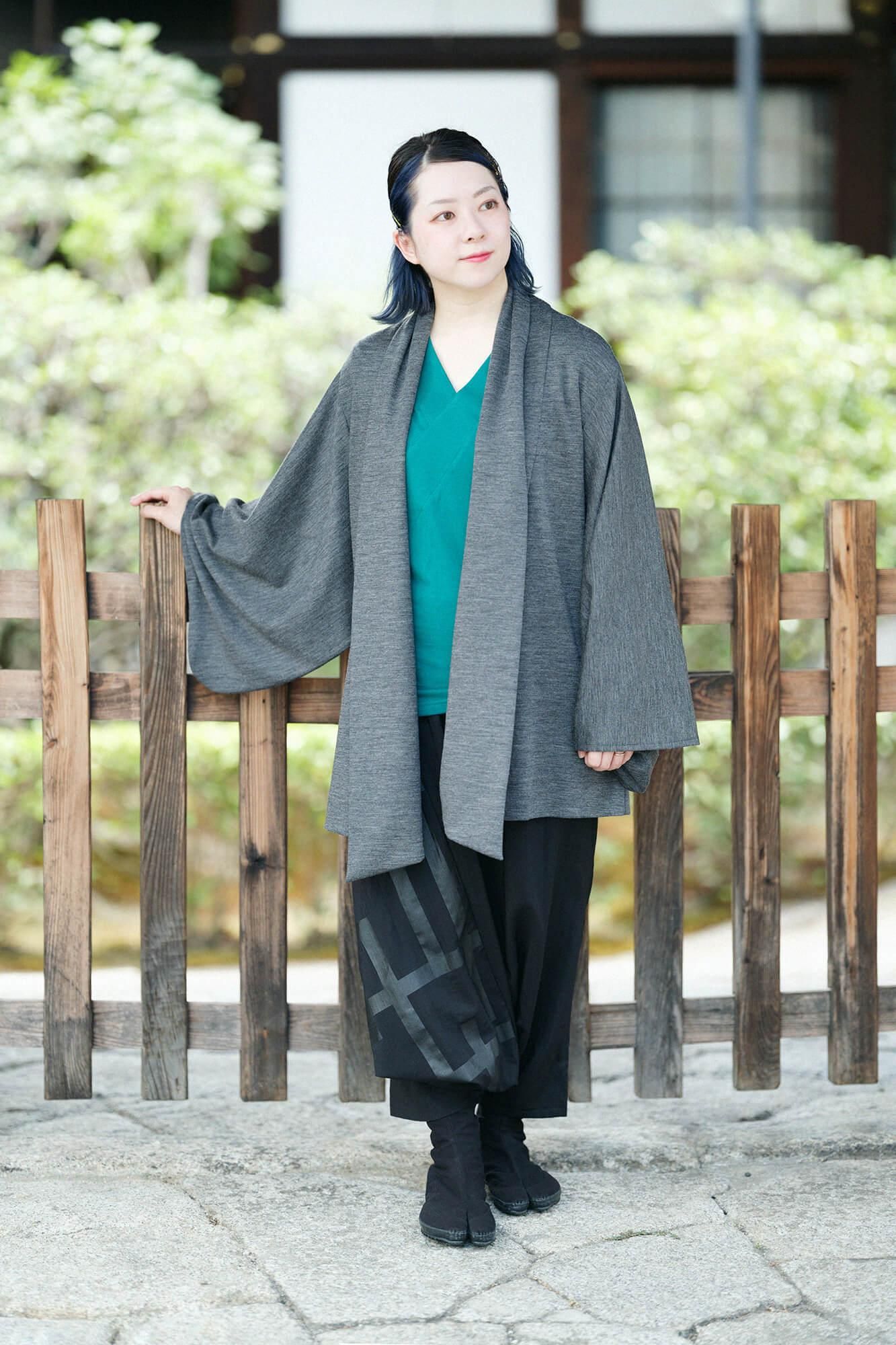 V領上衣 長袖／深綠色