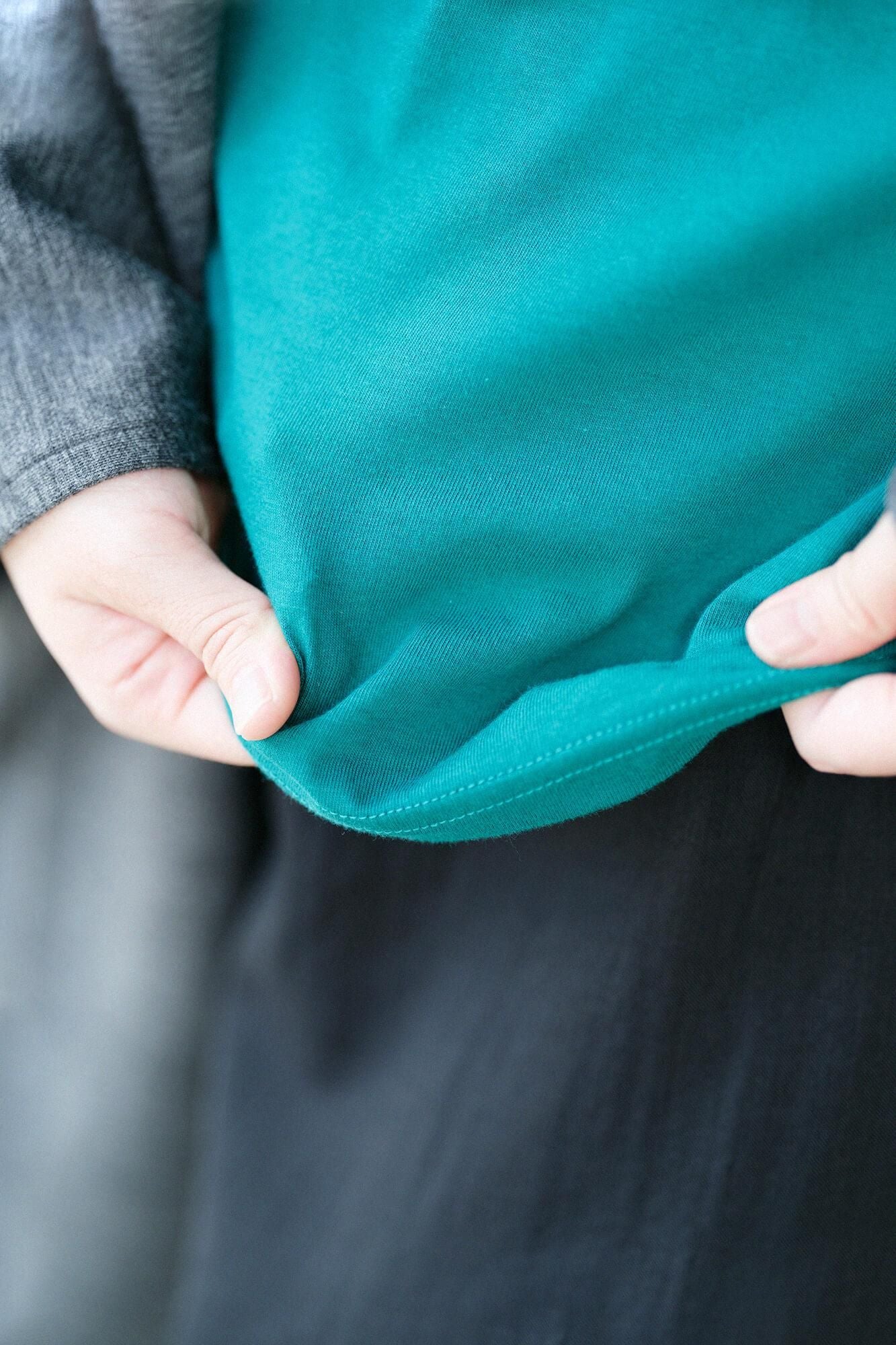 V領上衣 長袖／深綠色