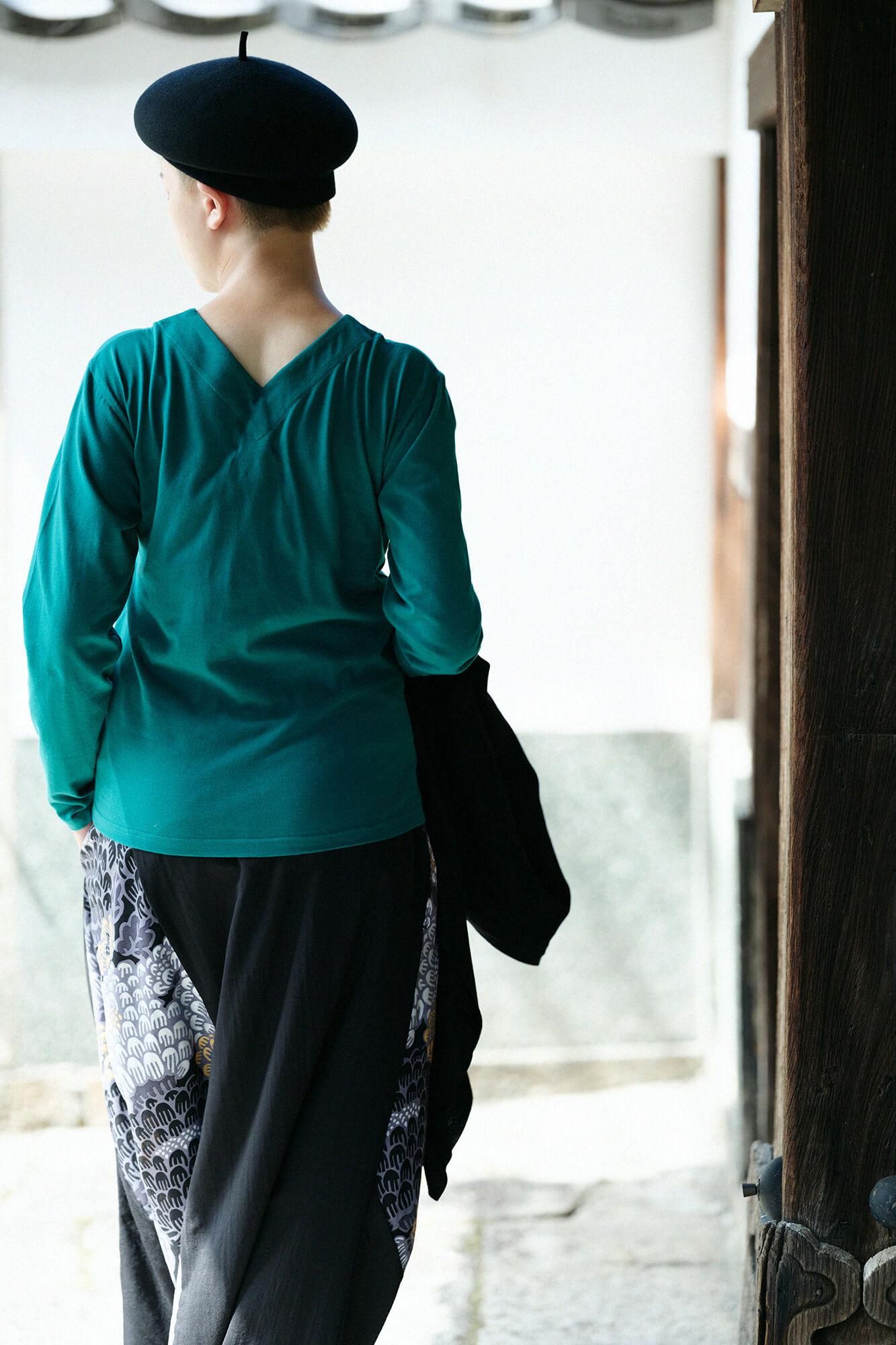 V領上衣 長袖／深綠色