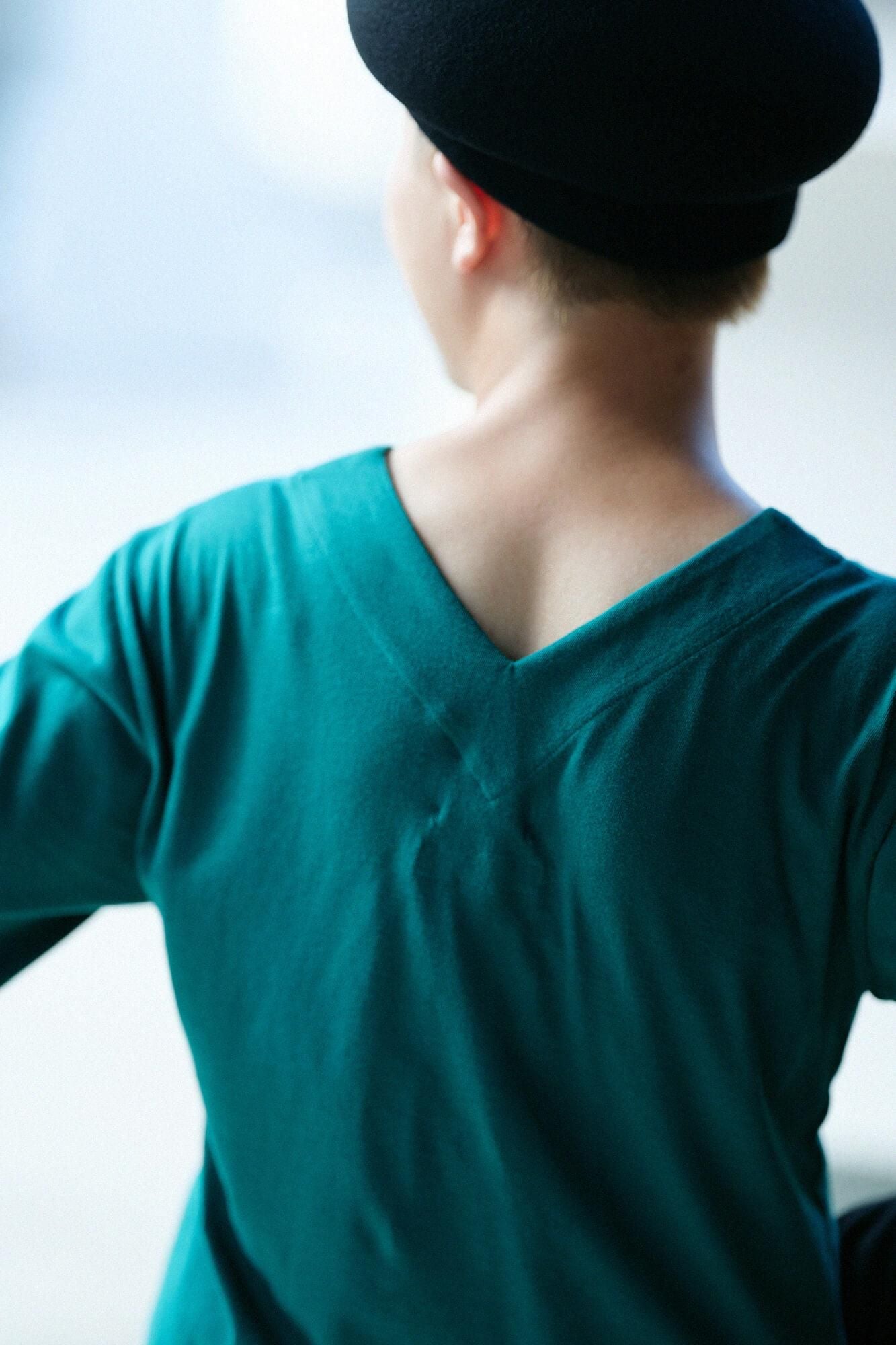 V領上衣 長袖／深綠色