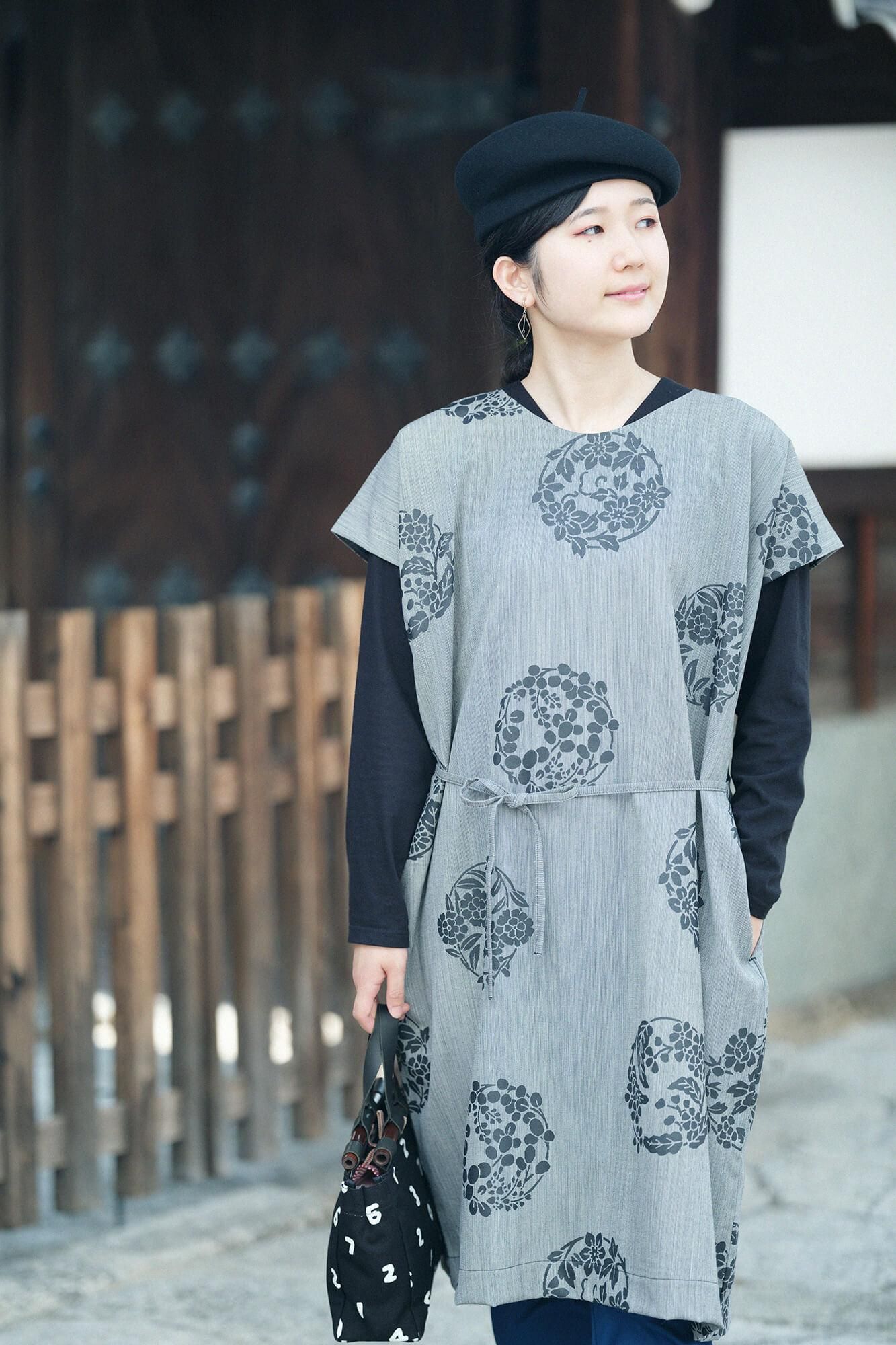 梳毛（そもう） 長方形衣（ちょうほうけい）／花丸文様（はなまるもん