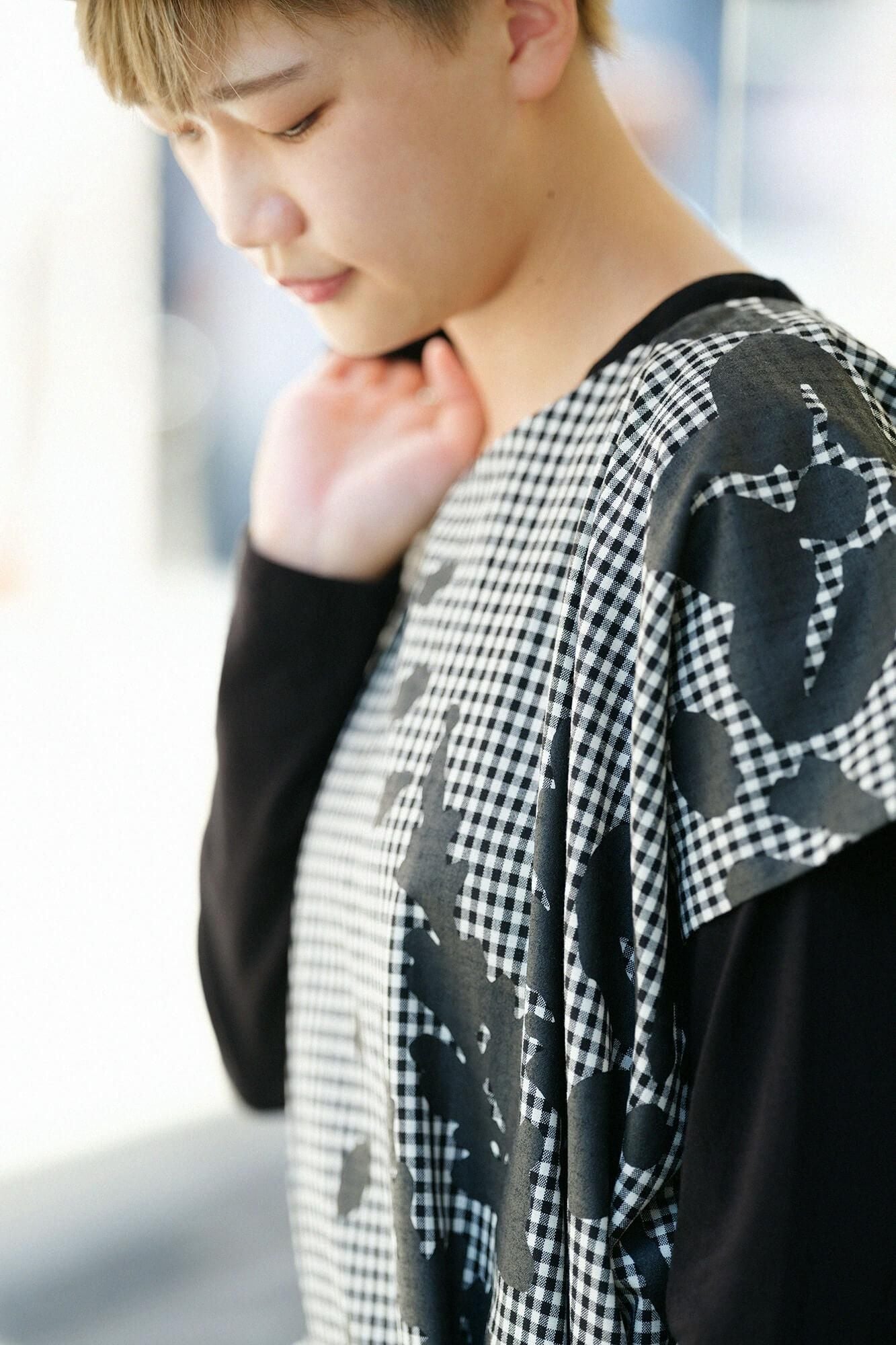 [Nur im Internet verfügbar] Kammgarn (Somo) Rechteckiges Gewand/Wildblumen und Leerraum (Yohaku)