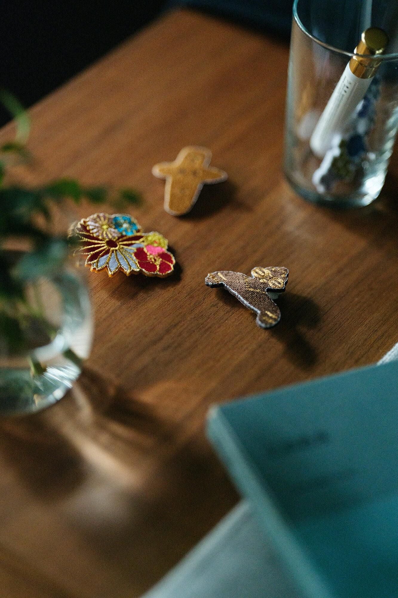  刺繡胸針／土偶 遮光器