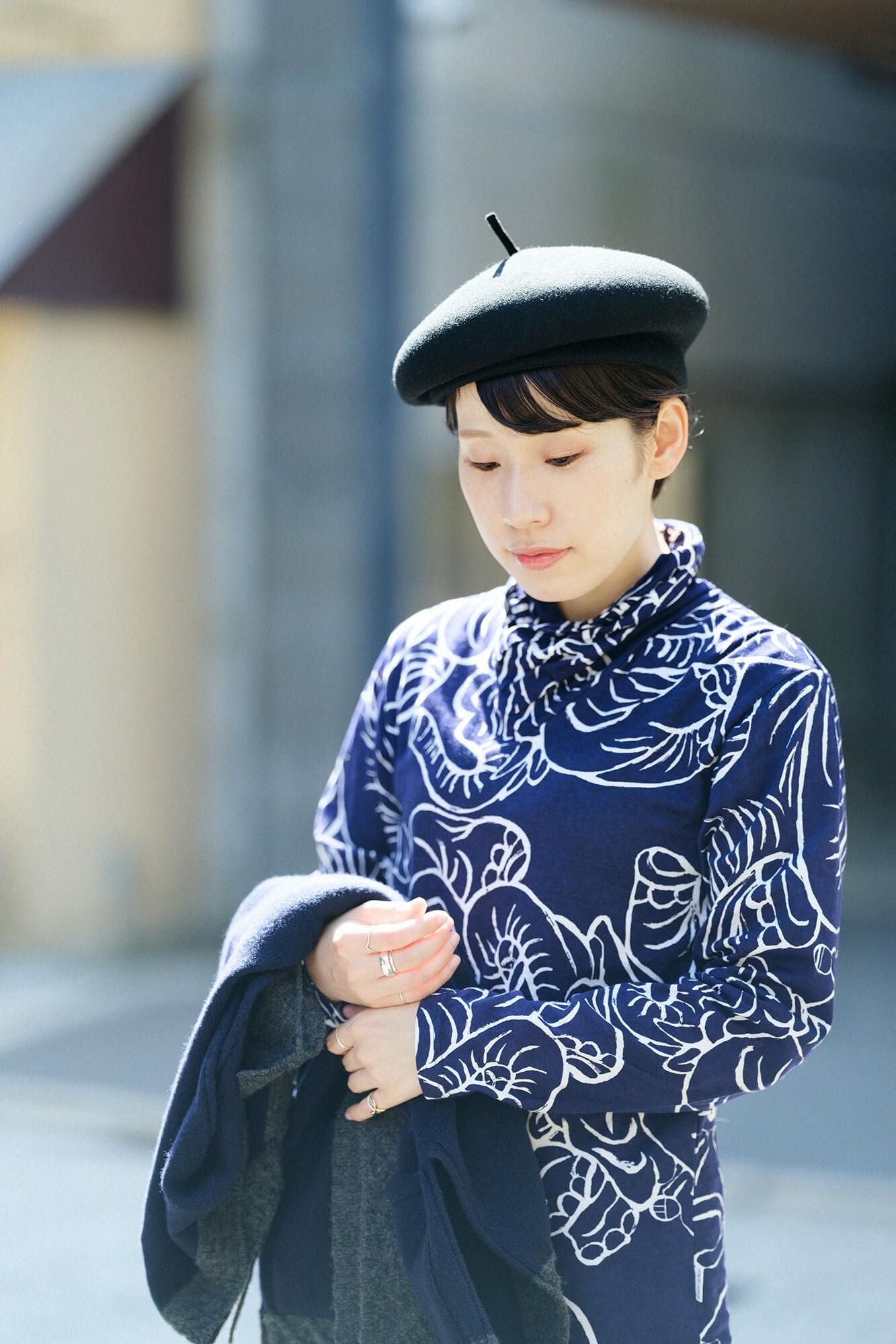 高領上衣／flying elephants