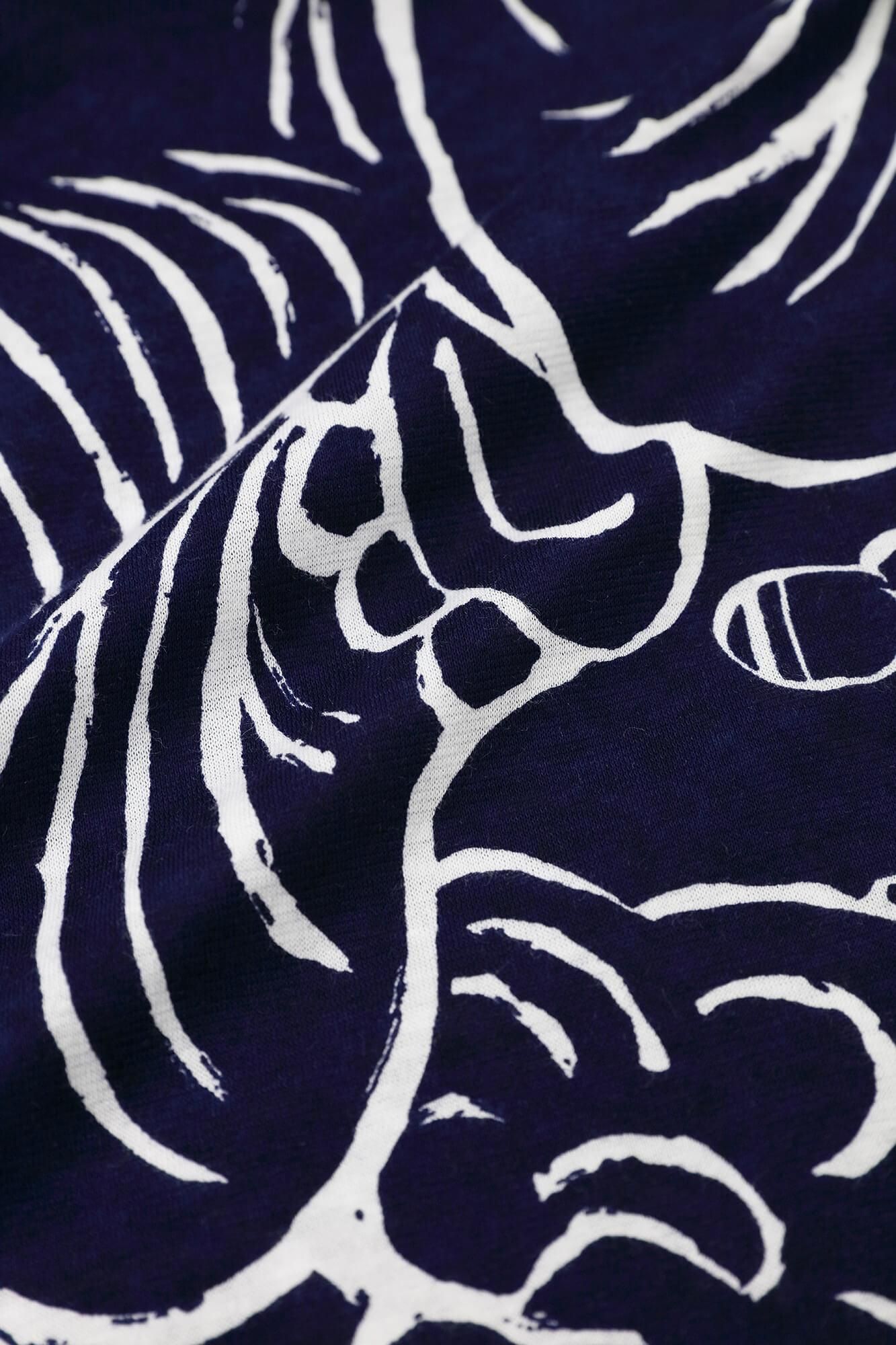 高領上衣／flying elephants