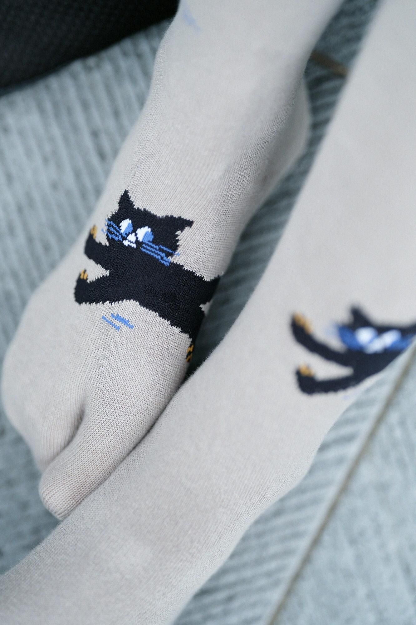 タイツ足袋／ねこ 茶鼠（ちゃねず）
