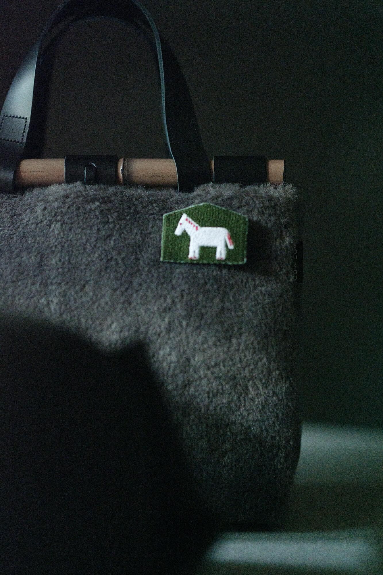 刺繍飾り（ししゅうかざり）／午（うま）