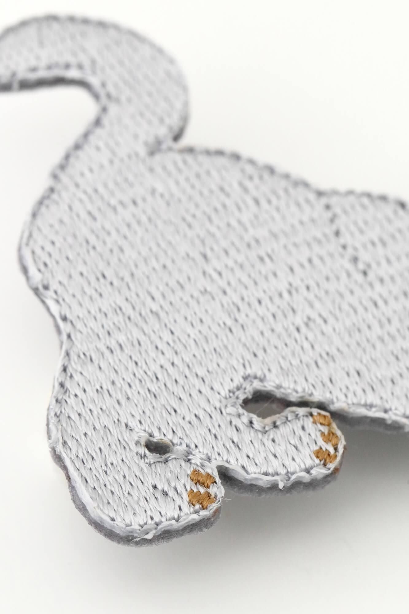 刺繍飾り（ししゅうかざり）／ぎんねこ