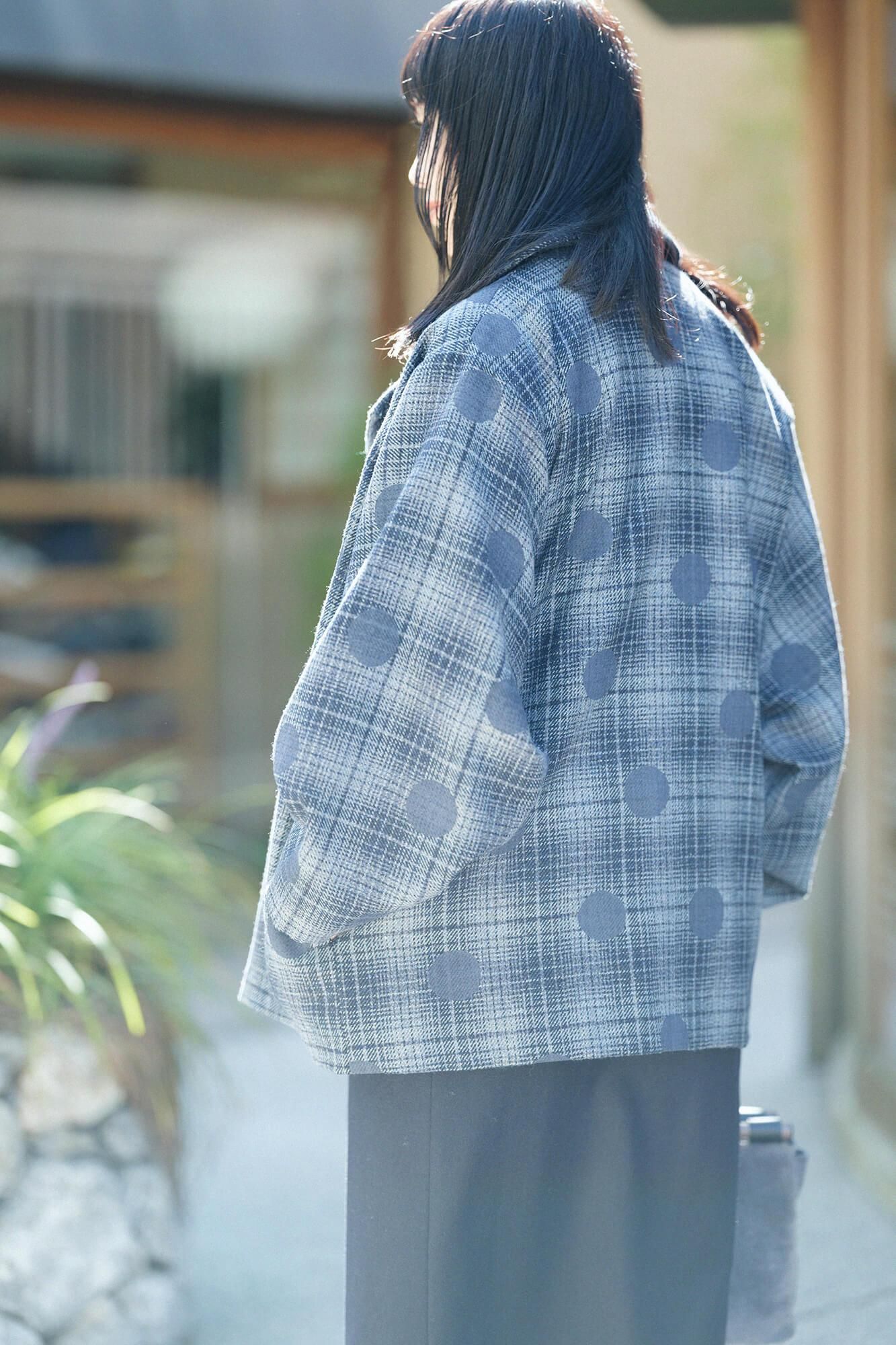 【net limited】Worsted Combed Yarn Lattice Weave Double Breasted Naginata Square Neck Coat with Lining / Suigyoku, Polka Dots Mara Bluish Grey