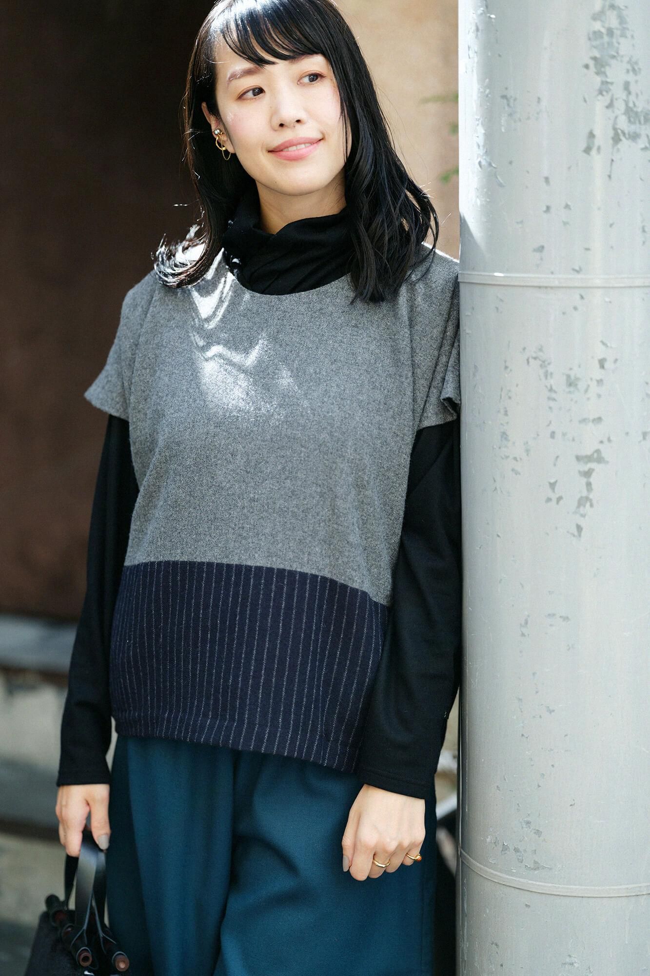梳毛 梯形上衣 雙色／深灰色×暗藍色條紋