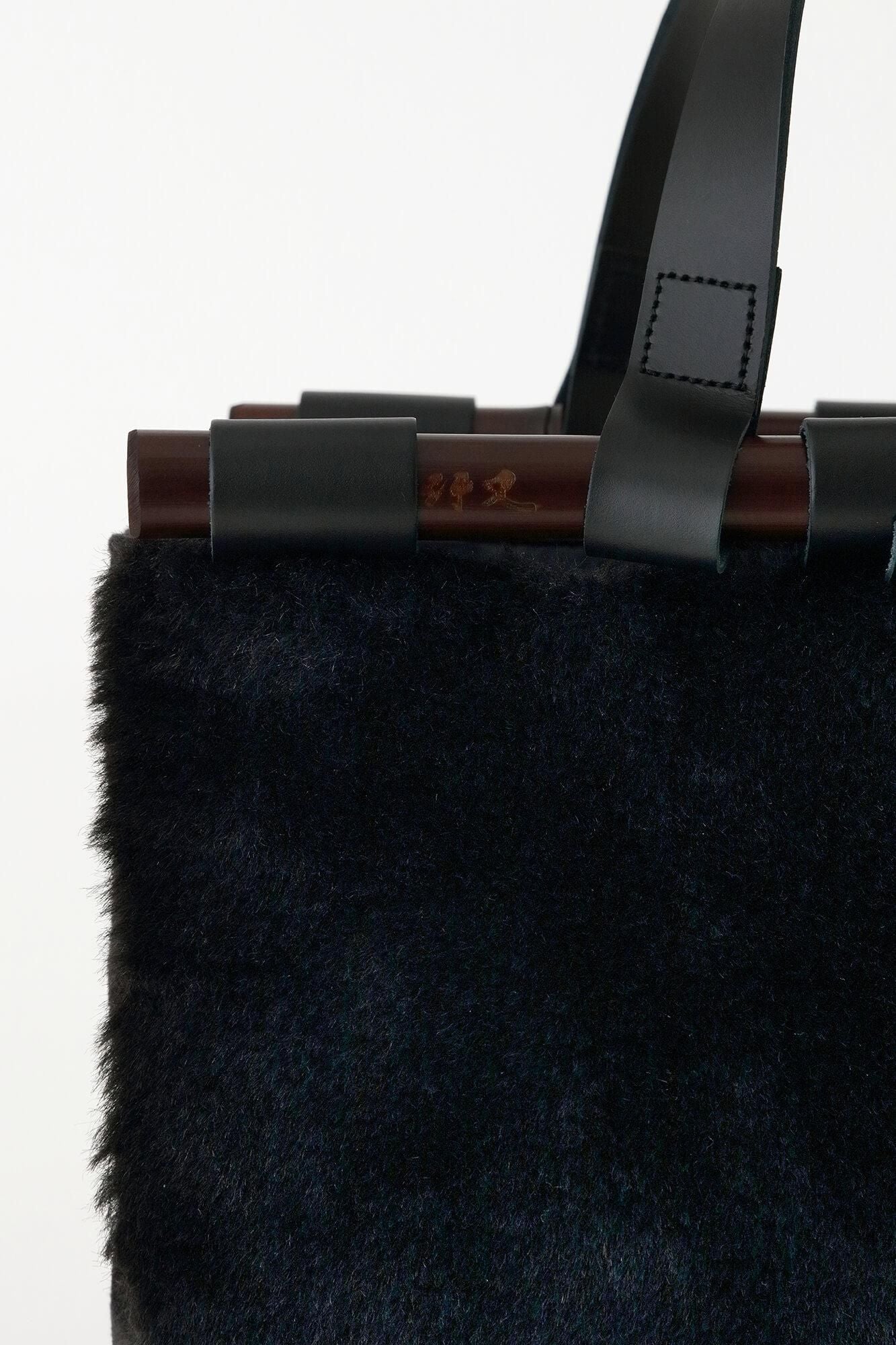 人造皮毛道行小筥 染竹 竹柄手提包／黑色3