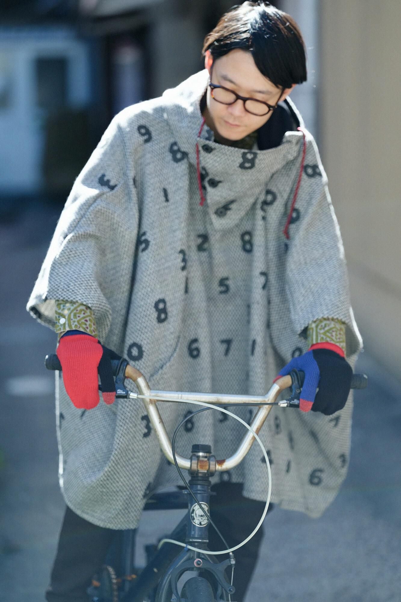 【net限定】あっちグローブ トリコ／爪紅（つまくれない）