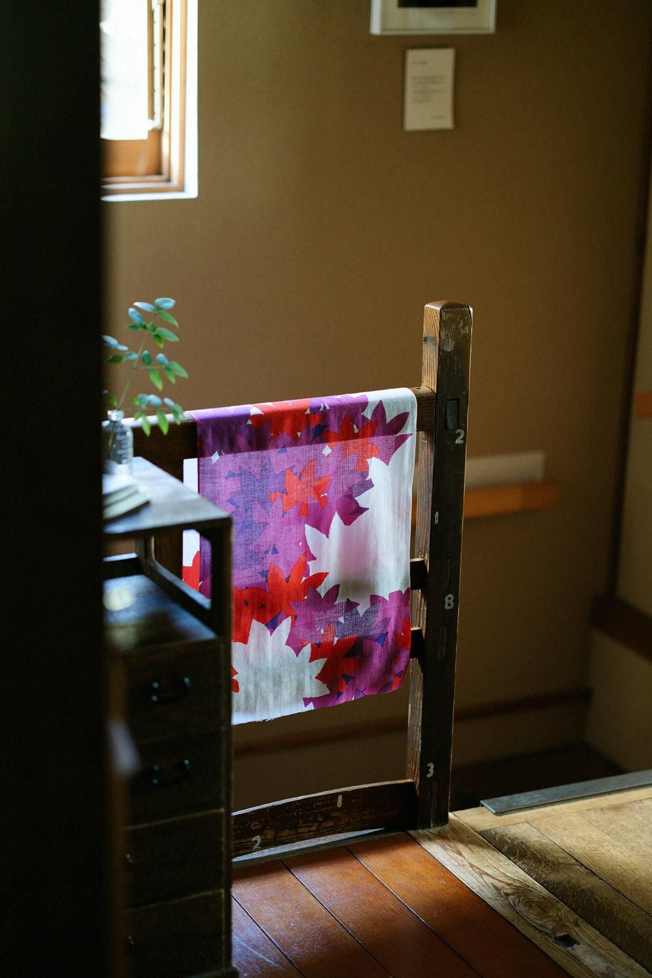 ISE Cotton Textile Tenugui / Maple Ivy Yellow (Makijitsutakibamu)