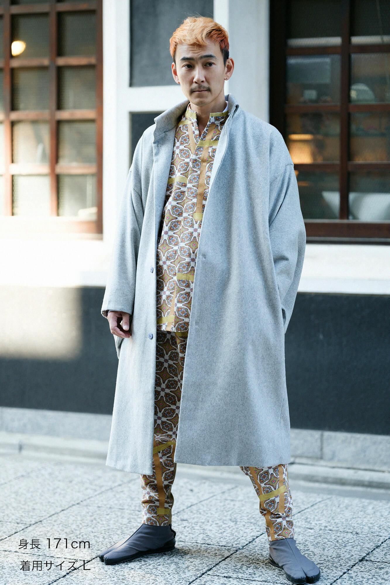 Kohlehimmel Fremdes Muster (Hakuraimonyo) Schneiden (Tattsuke) Enyuu-Kleidung / Tobi (Drachen) Elfenbeinfarbe (Elefantenfarbe)