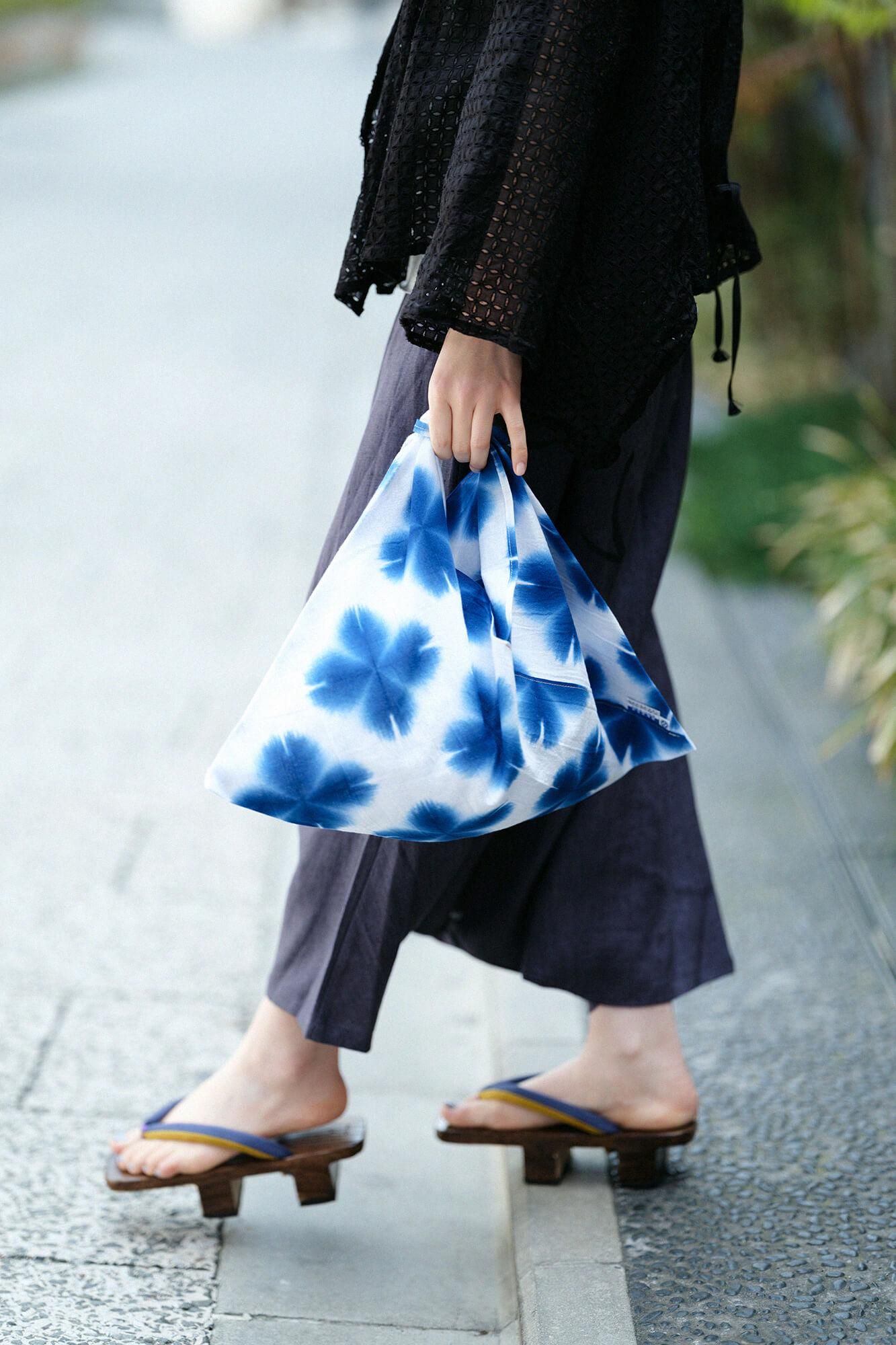 Arimatsu Narumi Tie-dye Kohabaori Eco Bag / Harisho Snowflakes 3
