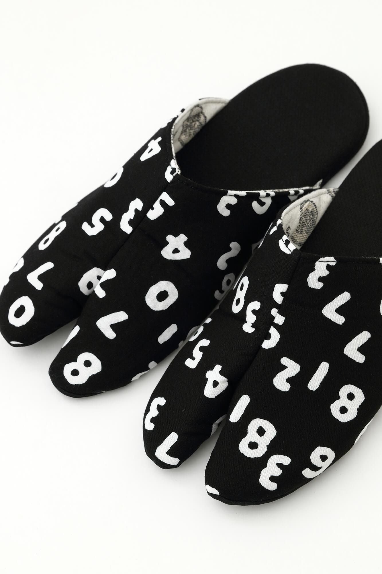 薄形的拖鞋塔布袜/so-su-u kon