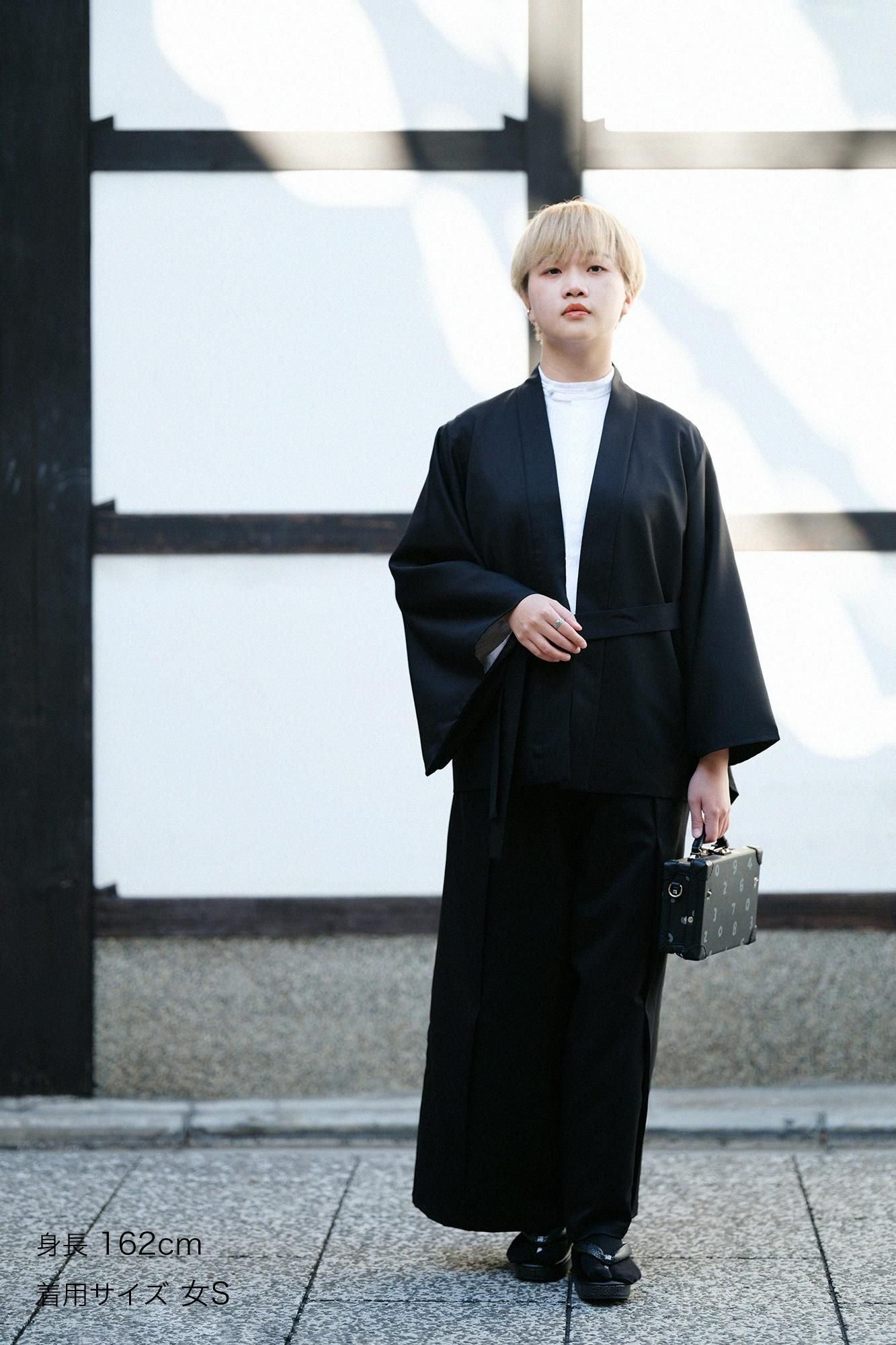 42双 梳毛（そもう） 短羽織（たんばおり） 袷（あわせ）／濡羽