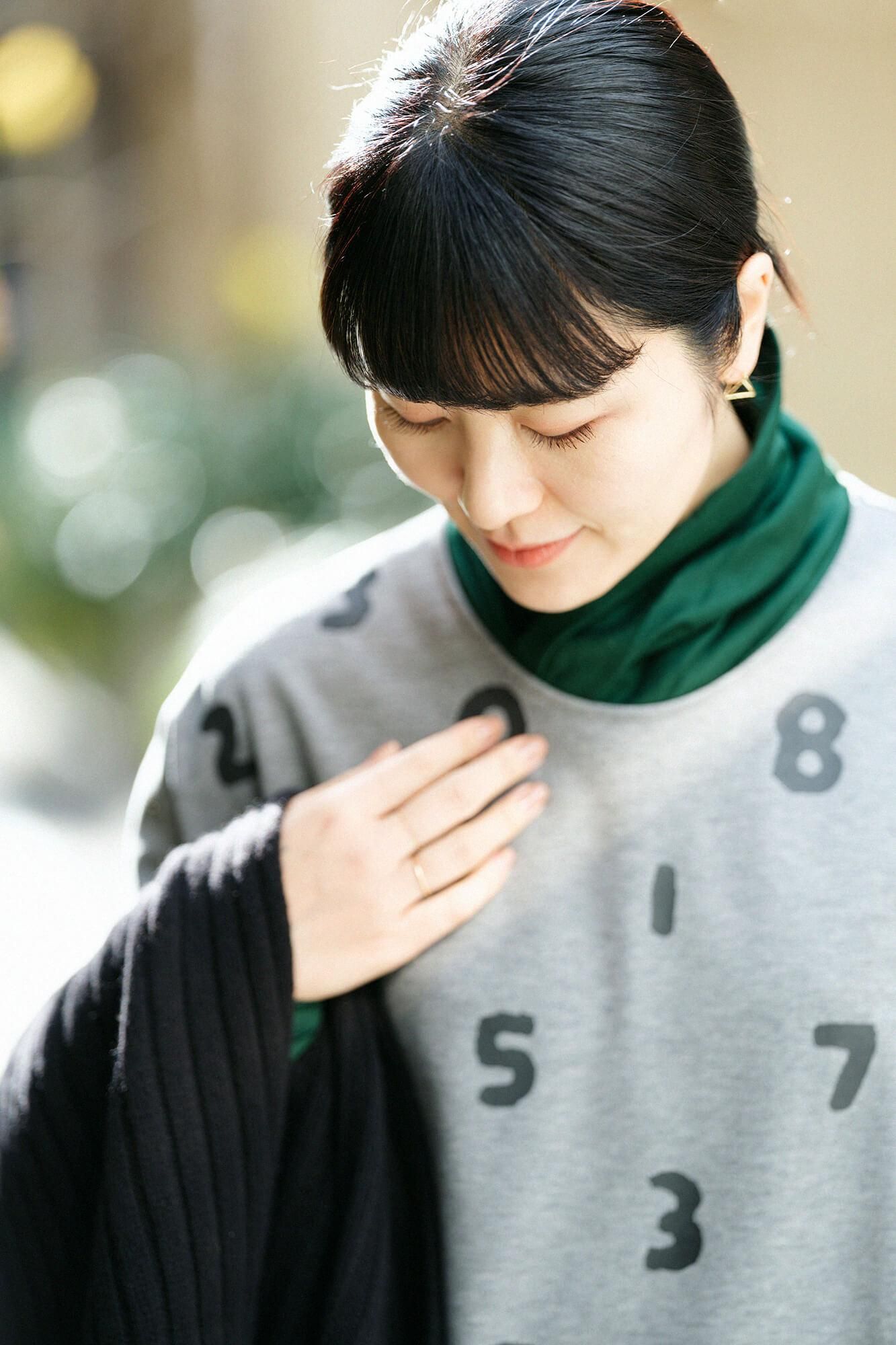 羊毛混合物，双面针织（ryomen ami）矩形长袍（chohokei）肩线/so-su-u mokuzumi（mokuzumi）