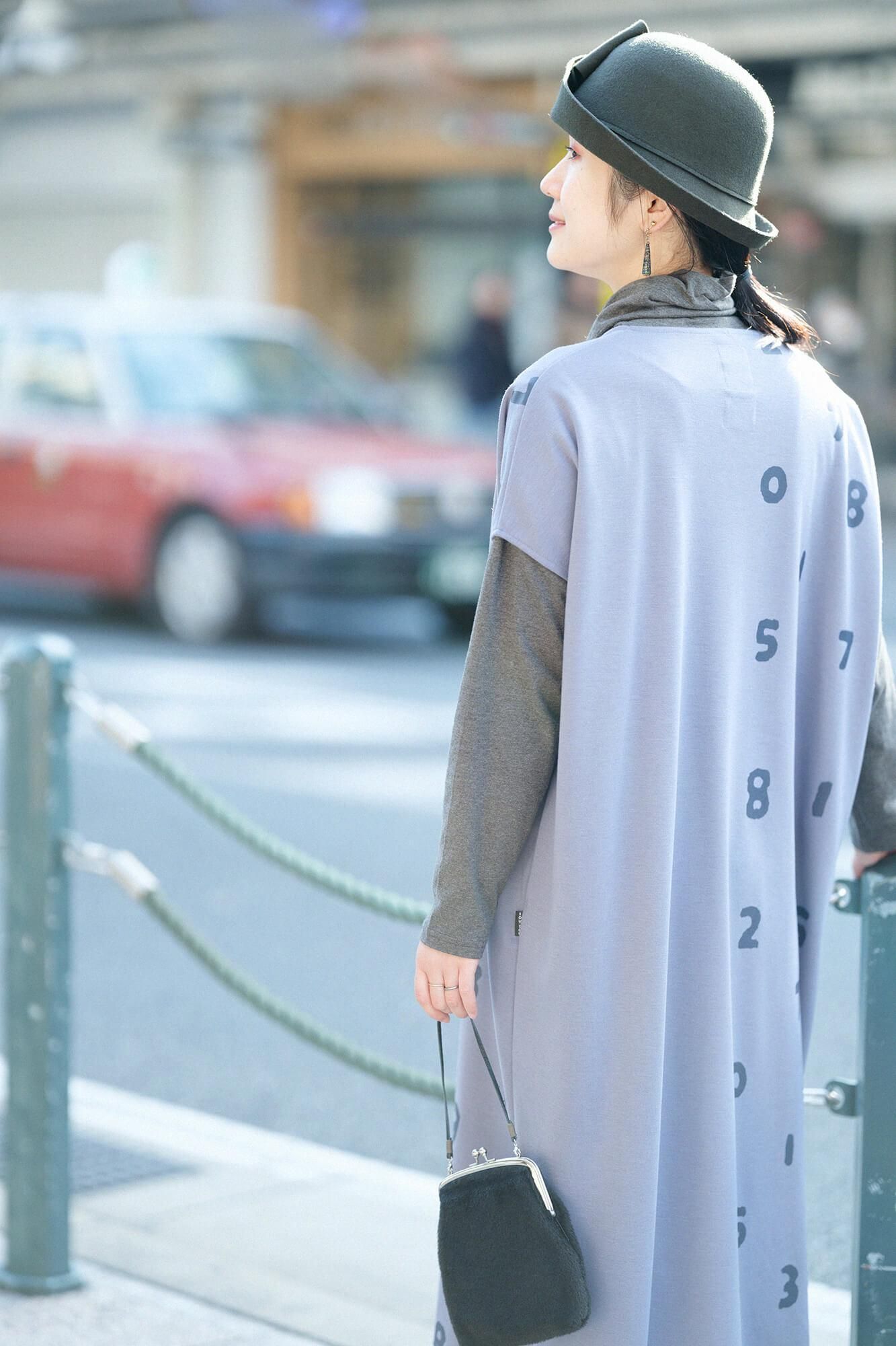 ウール混 両面編（りょうめんあみ） 長方形衣（ちょうほうけい） 肩線