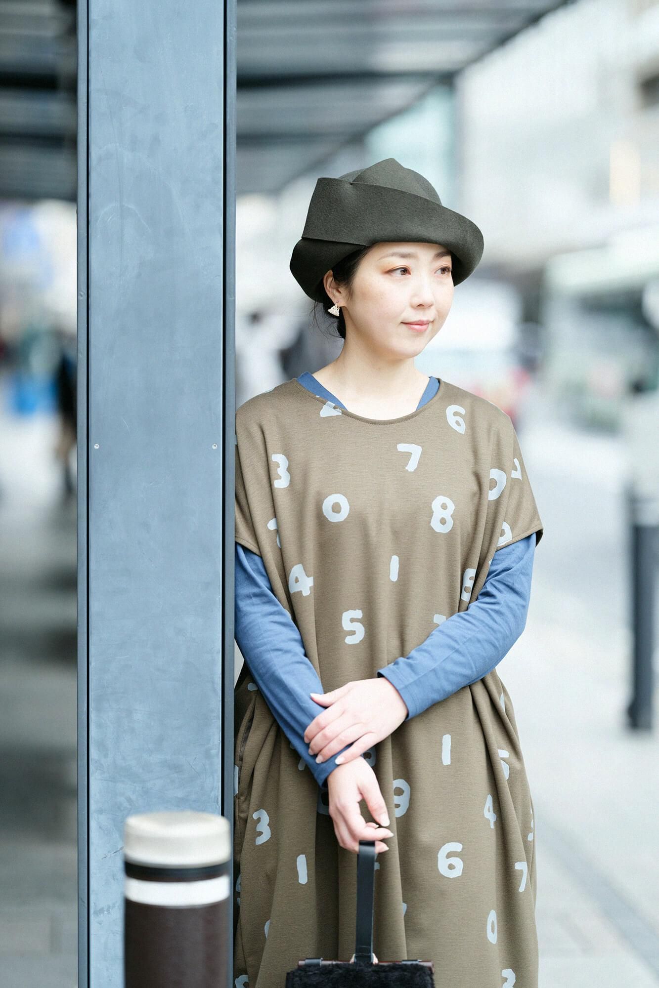 羊毛混合物，双面（ryomen ami），矩形长袍，肩线，su-u，sea Matsucha