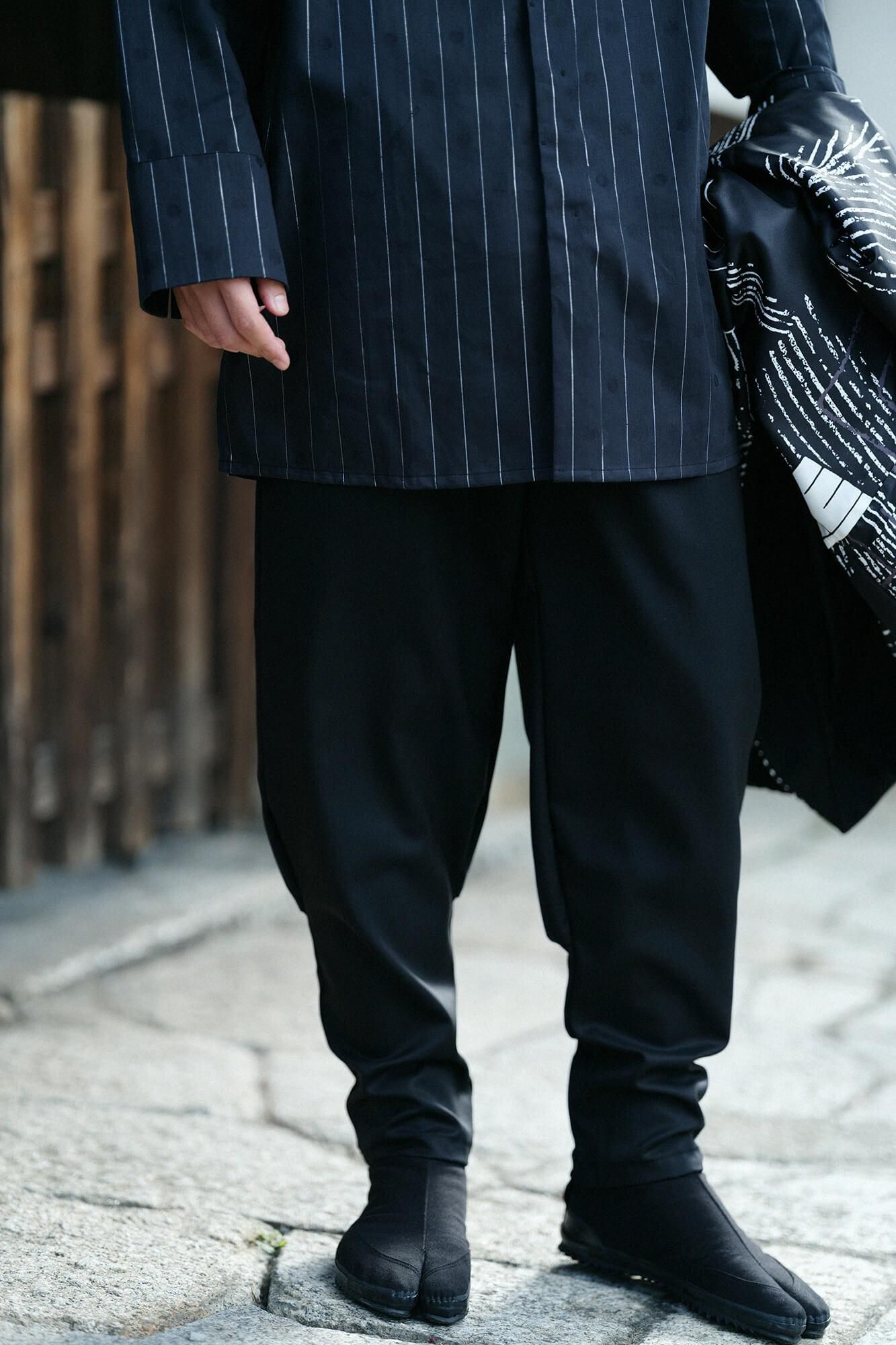 42双 梳毛（そもう） 聊裁付えんゆう穿き（りょうたっつけえんゆうばき）／濡羽色（ぬればいろ）