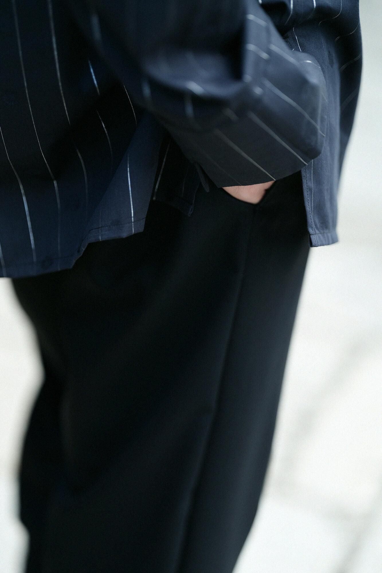 42双 梳毛（そもう） 聊裁付えんゆう穿き（りょうたっつけえんゆうばき）／濡羽色（ぬればいろ）