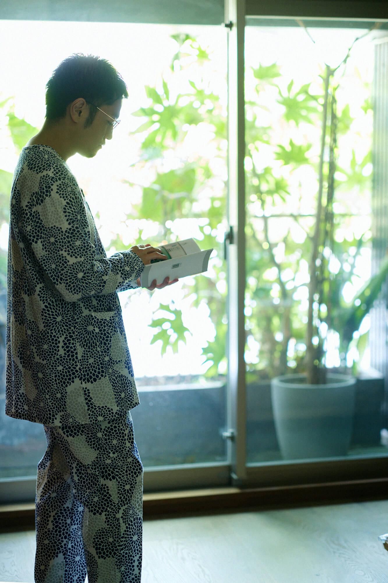 net限定】高島縮20/20 Vネック テキスタイルパジャマ／菊づくし 清風2