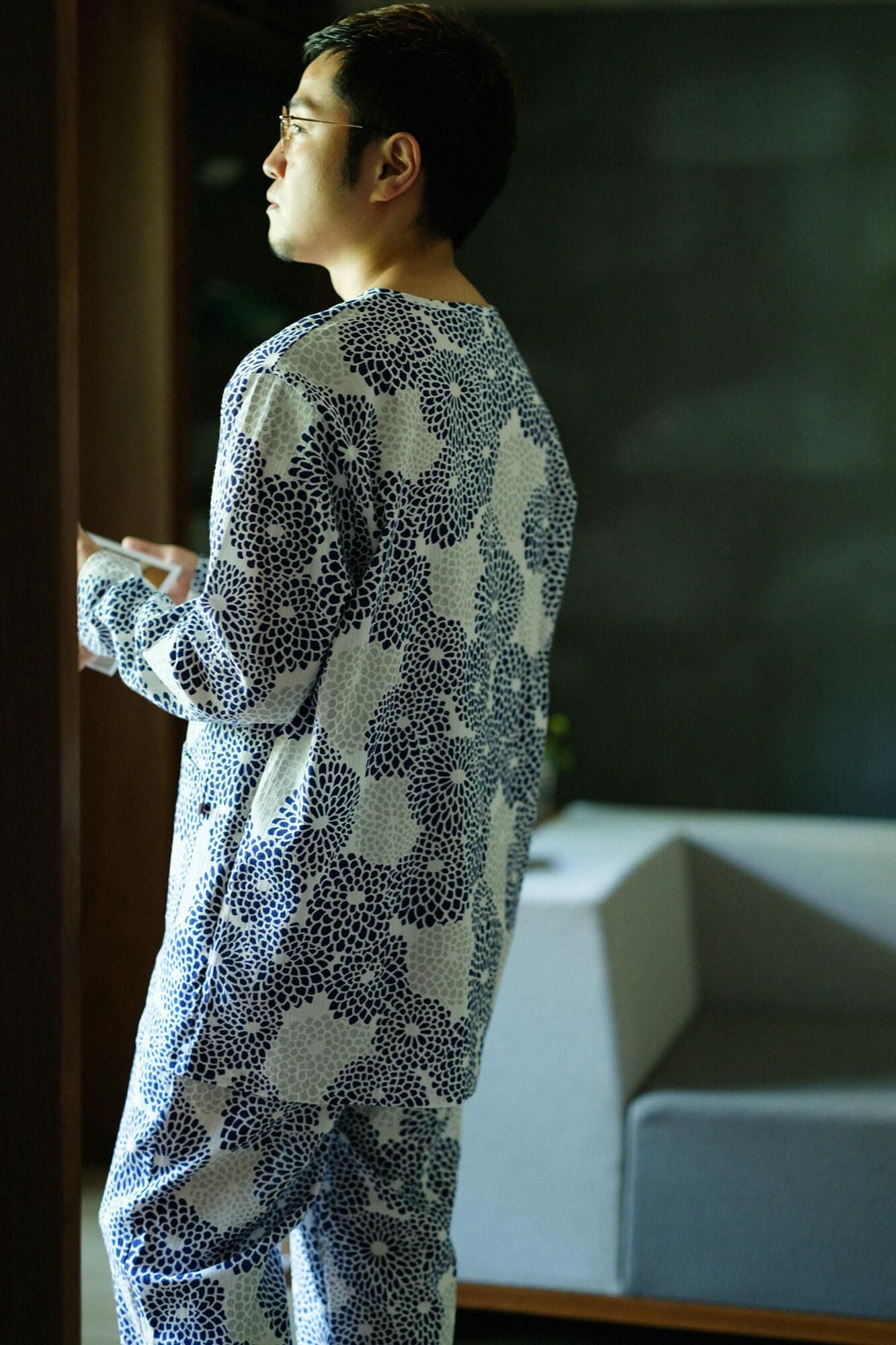 net限定】高島縮20/20 Vネック テキスタイルパジャマ／菊づくし 清風2