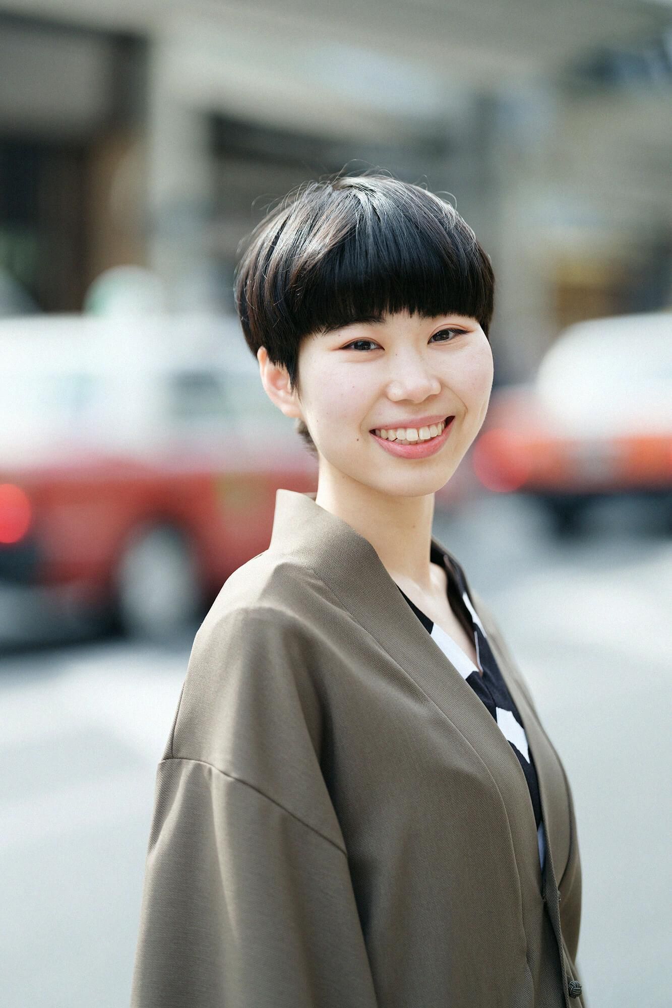 [Nur im Internet verfügbar] Geänderte Nanakoori-, Hakushakubaori-, Imperial-Ärmel (Kyuuchu Uode) / Seekiefernfarbe (Miruiro)