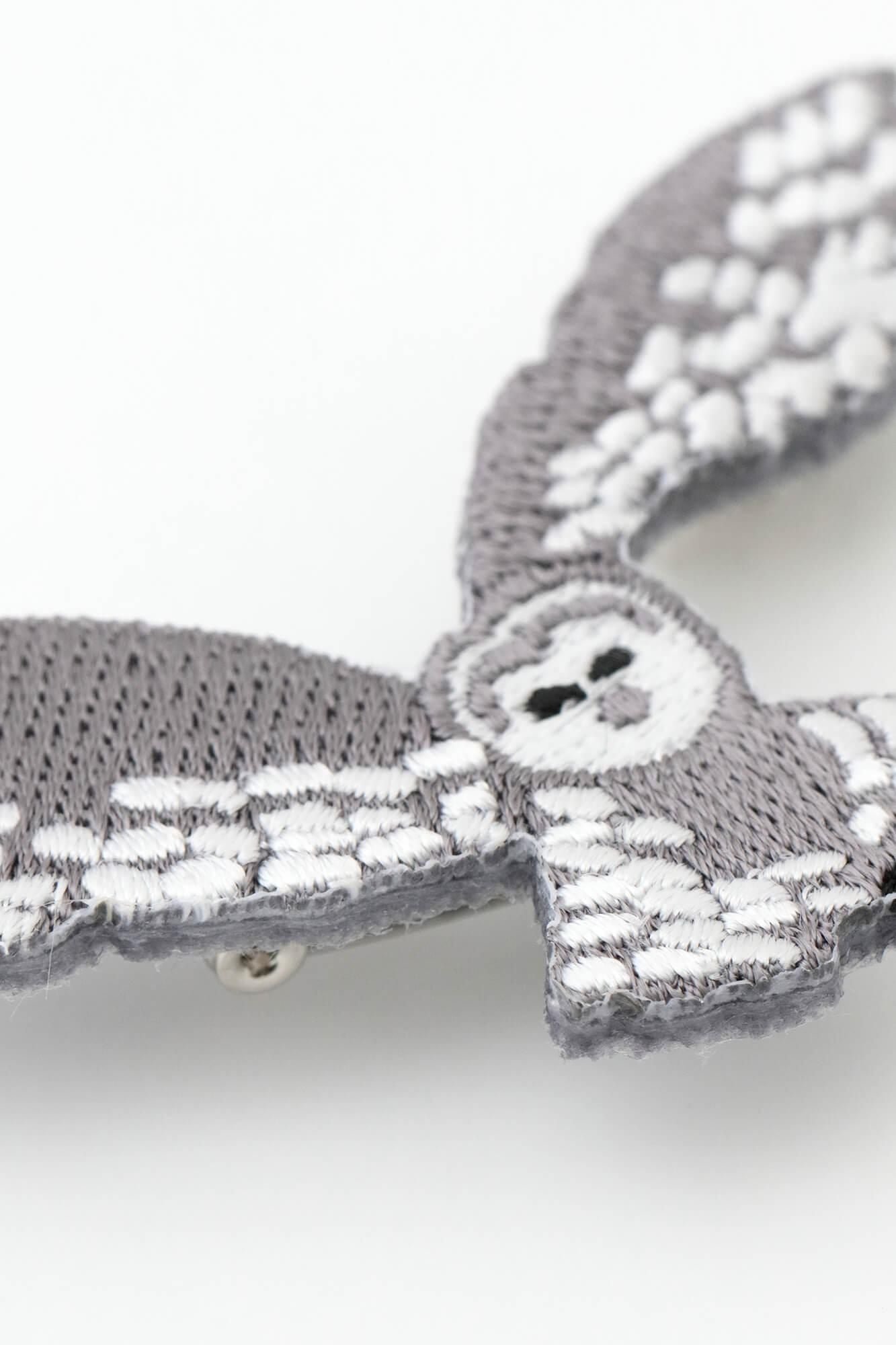 刺繍飾り（ししゅうかざり）／ふくろう 銀鼠（ぎんねず）