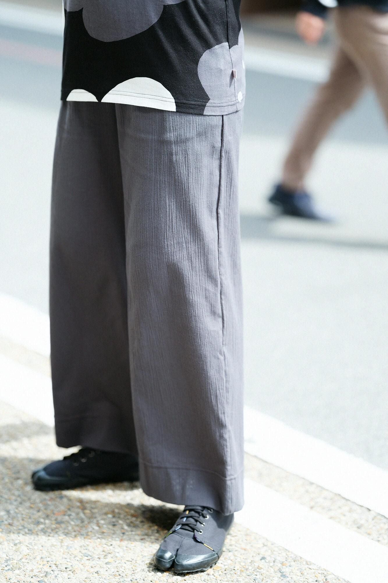 高島縮 20/20 ワイドパンツ／濃鉛（こいなまり）