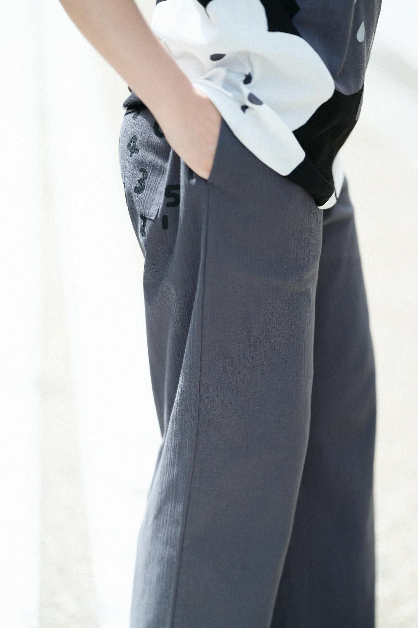 高島縮 20/20 ワイドパンツ／濃鉛（こいなまり）