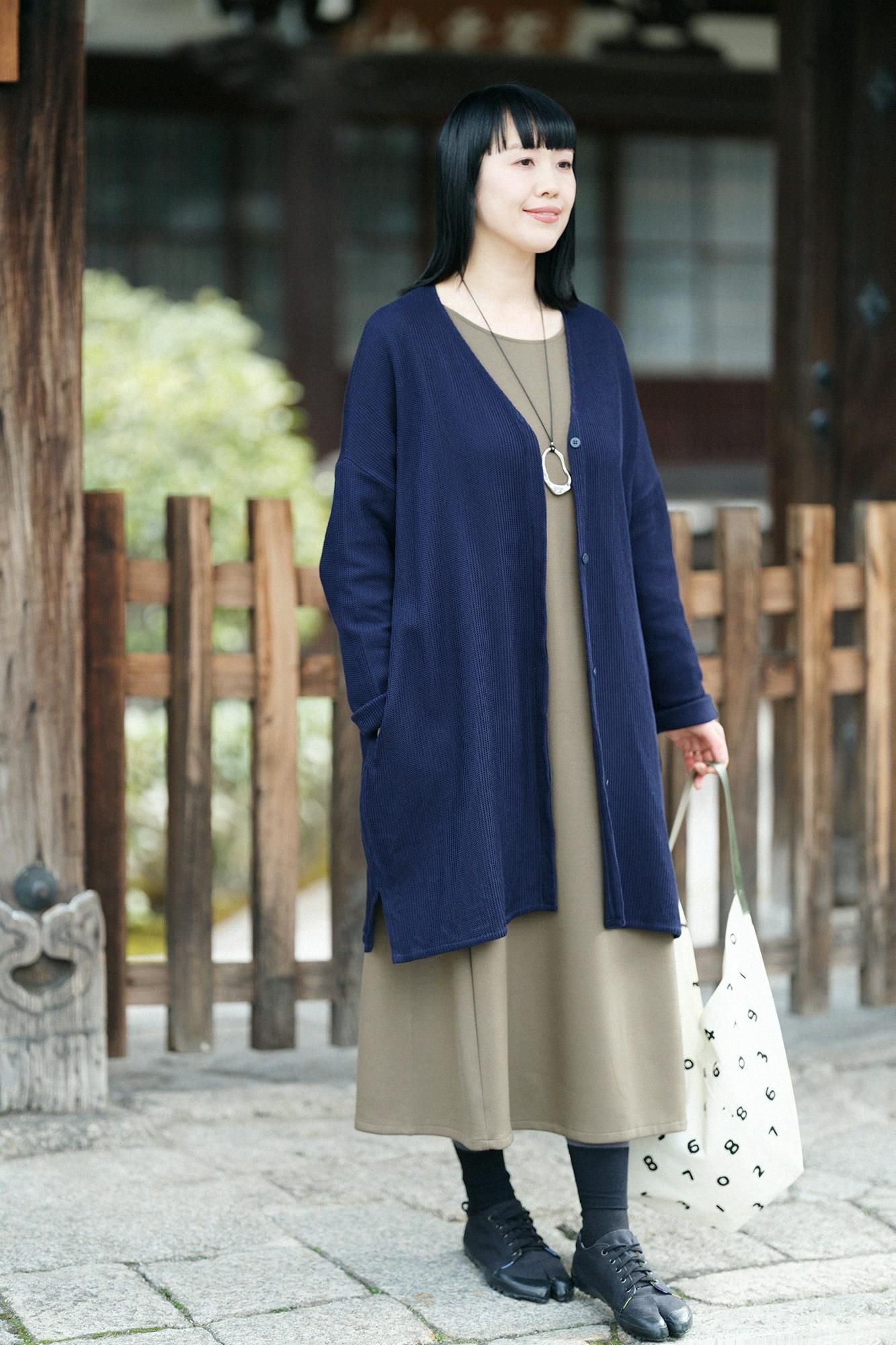 【net限定】ダンボールニット L/Sワンピース ミモレ丈／海松色（みるいろ）