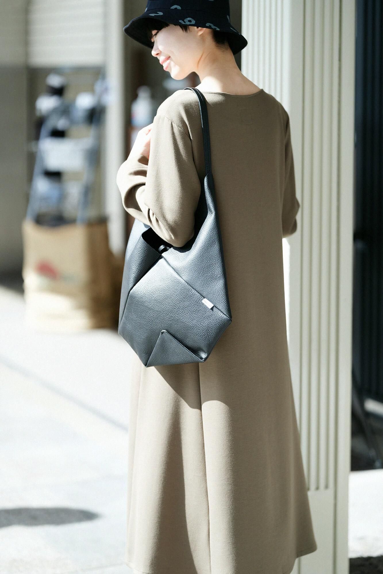 【net限定】ダンボールニット L/Sワンピース ミモレ丈／海松色（みるいろ）