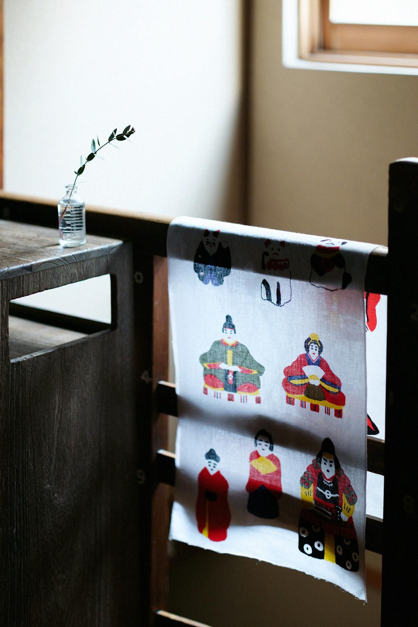 Isemomen Cotton Textile Handkerchief / Clay Doll