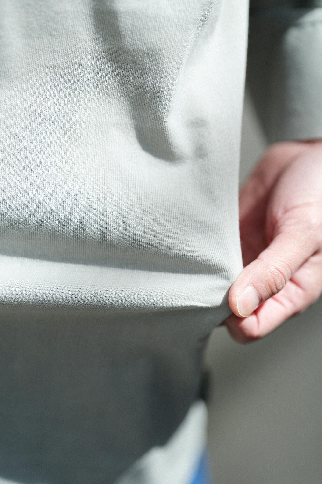 高島縮 40/40 半衿風靡（はんえりふうび）／銀鼠（ぎんねず）