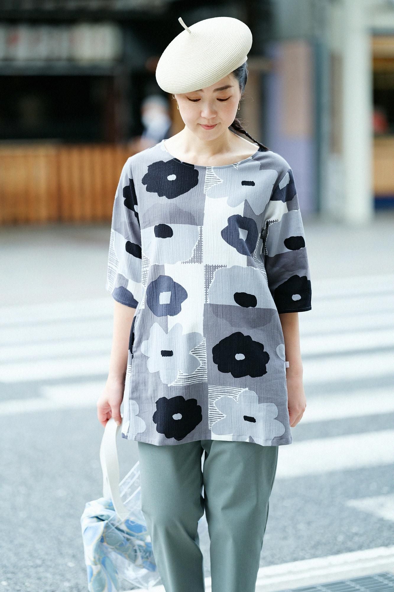 Chizimi Cotton 20/20 Elbow Length Sleeve Tunic / Pressed Flowers