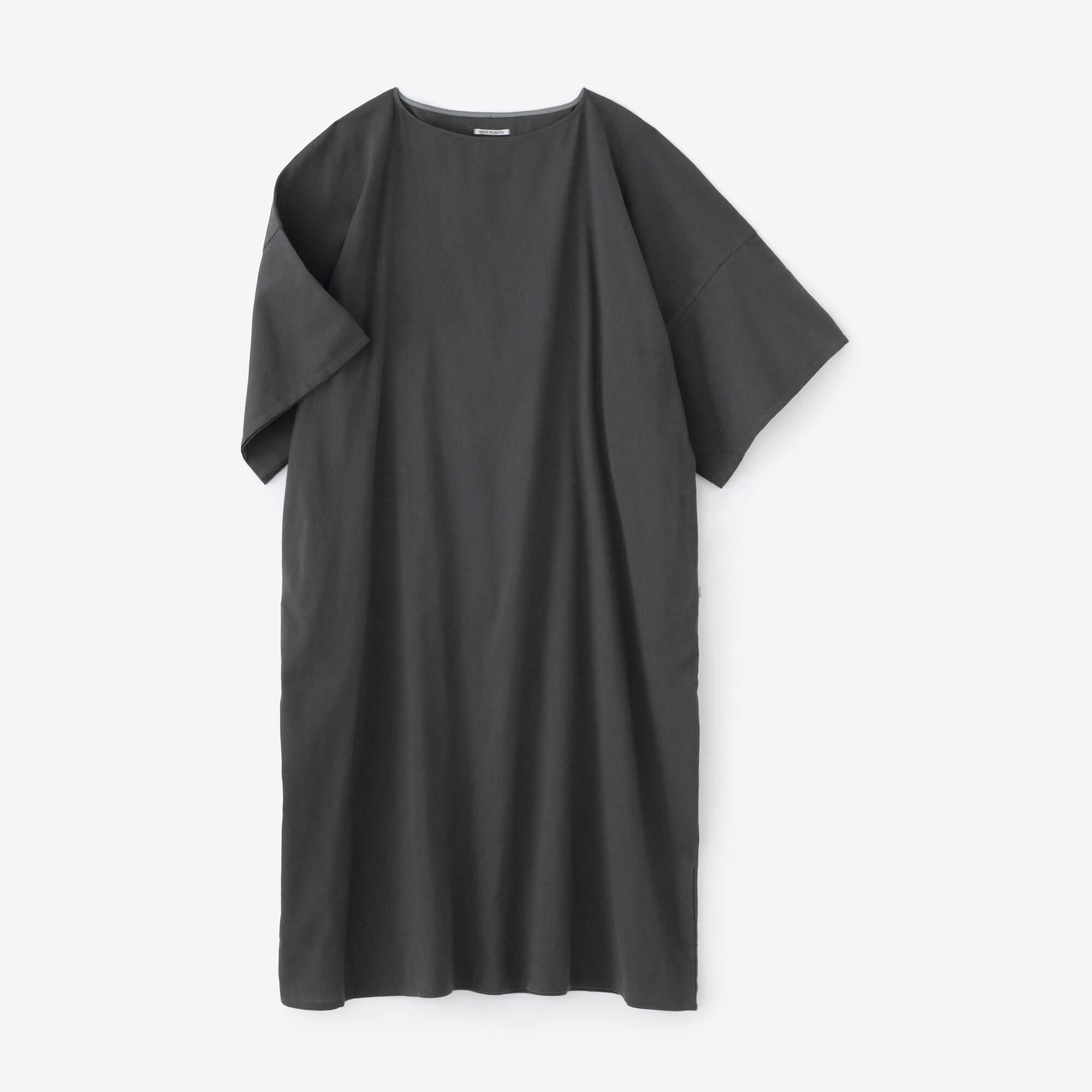 高島縮 40/40 平袖（ひらそで）ボートネックワンピース／濃鉛