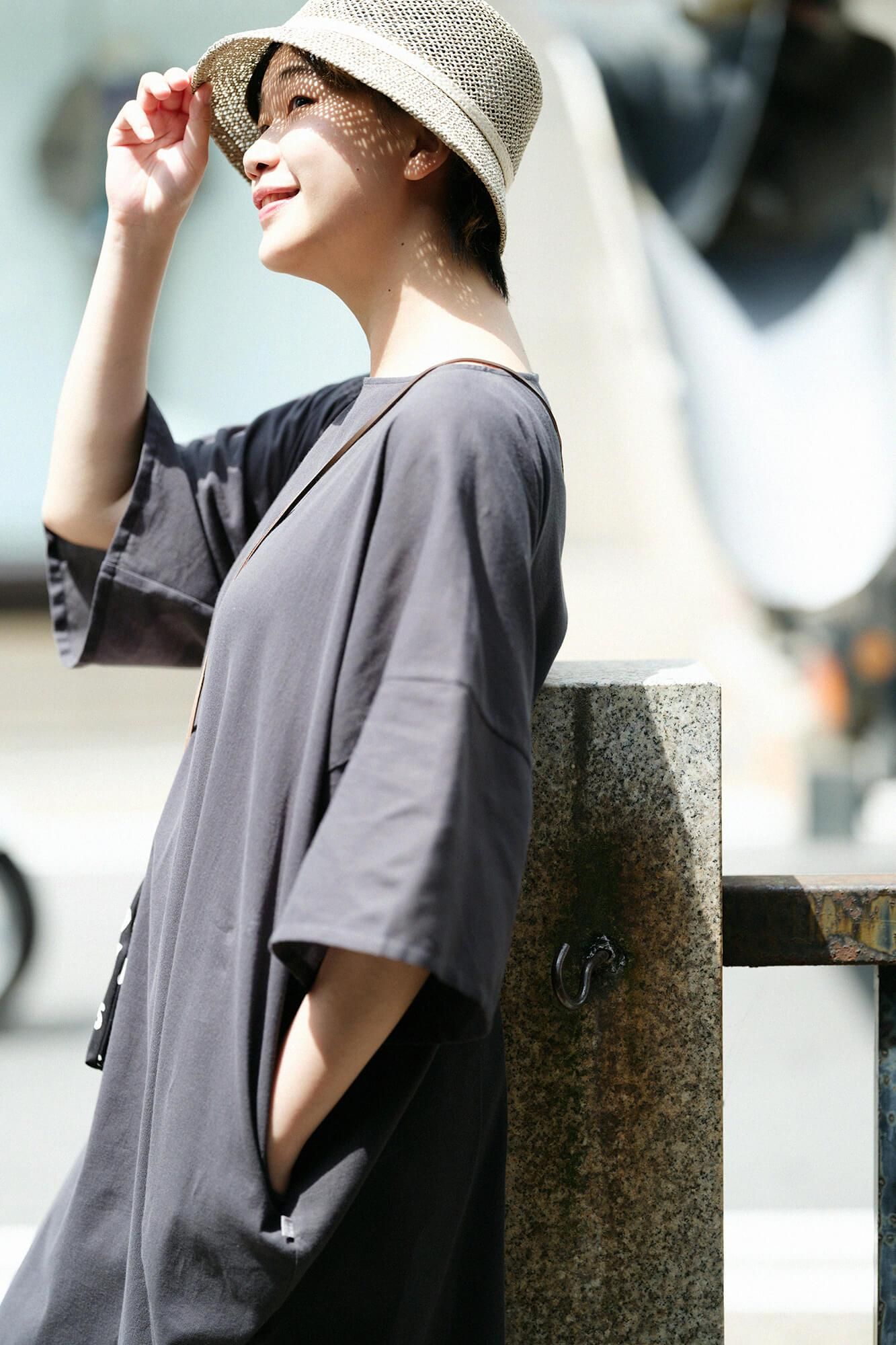 타카시마치지미 40/40 히라소데 보트넥 원피스／짙은 회색