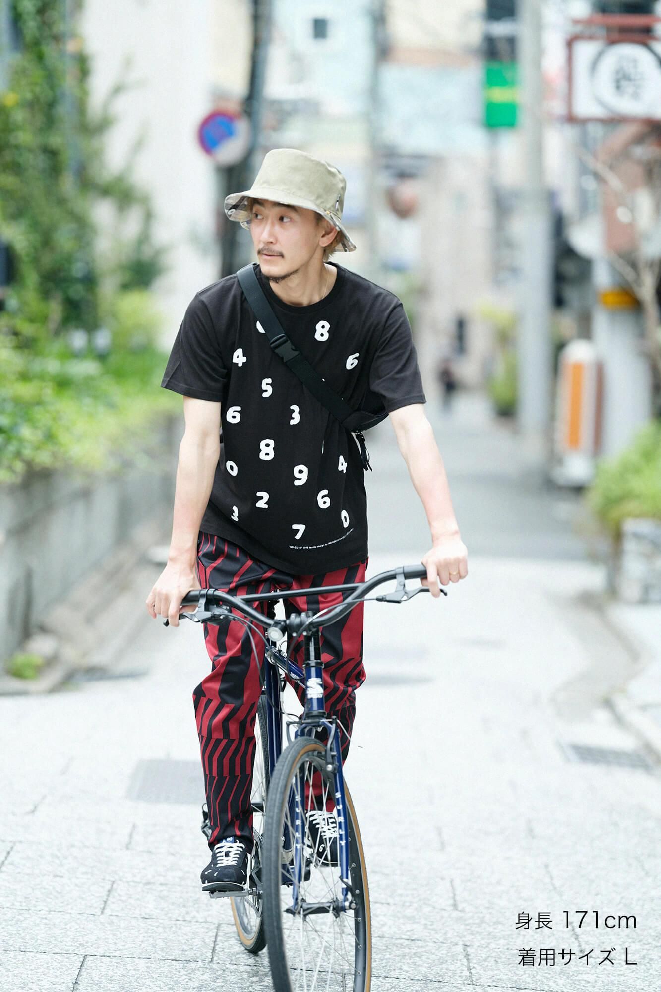 SO-SU-U Short Sleeve T-shirt [5.0]/ Black
